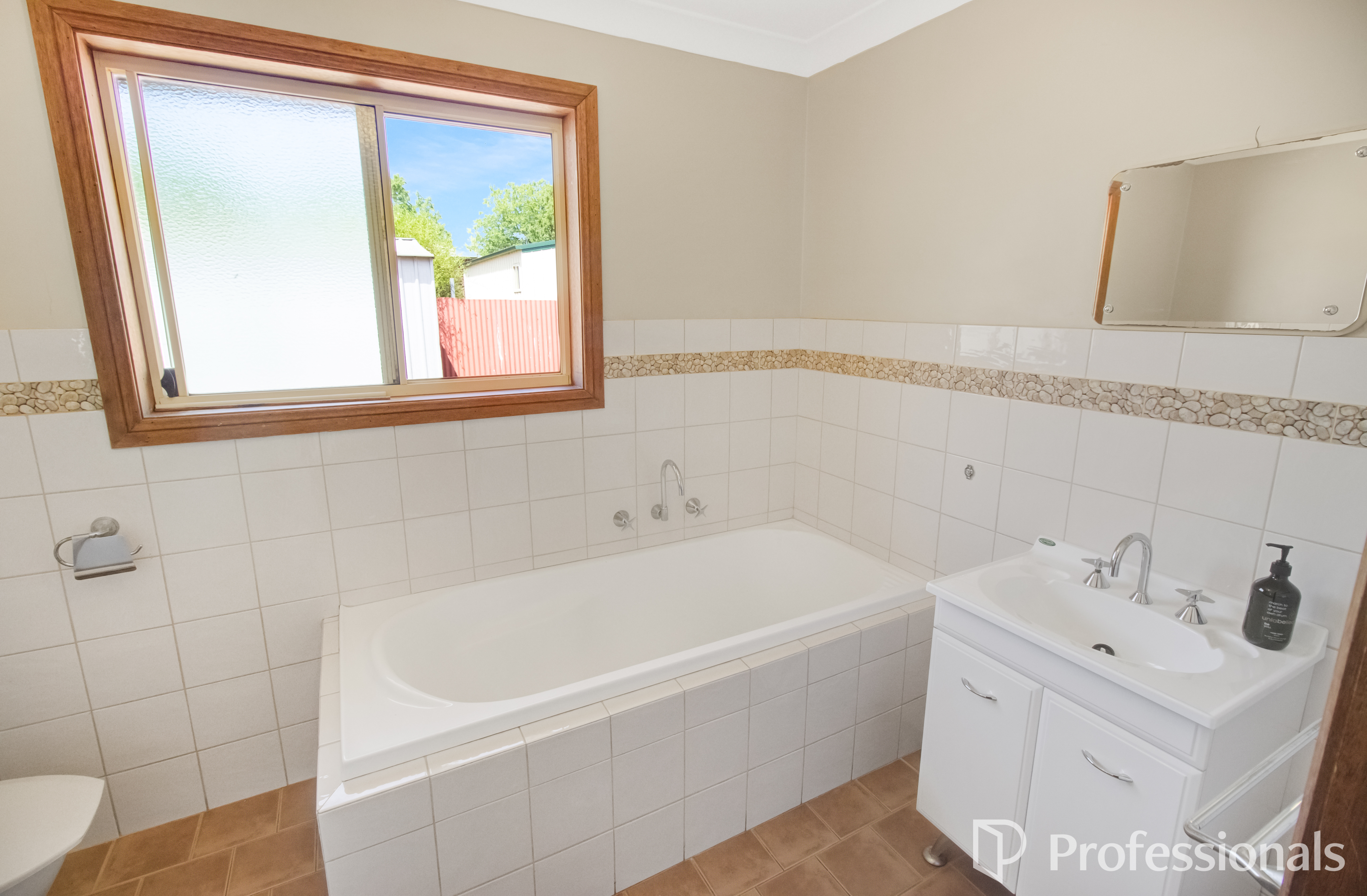 4-bedroom house at 14 Eaton Street, Ashmont, NSW 2650, Wagga Wagga, New South Wales