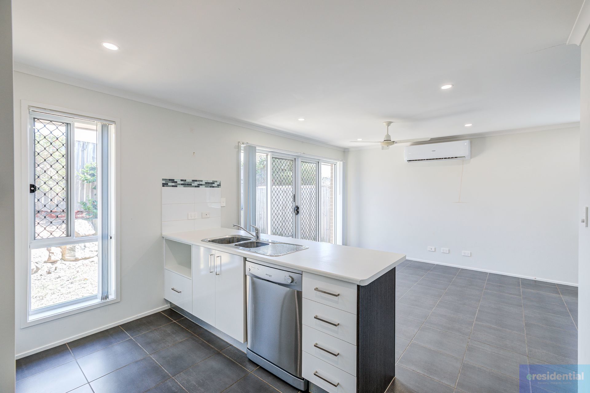 Alberi 201 2 9 Babich Court, Holmview QLD 4207 - Image 6