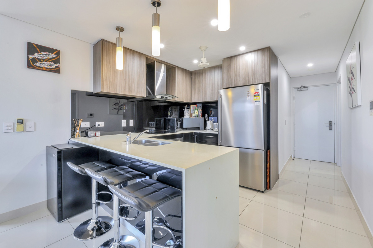 209/39 Cavenagh Street, Darwin City, NT 0800 - Image 2
