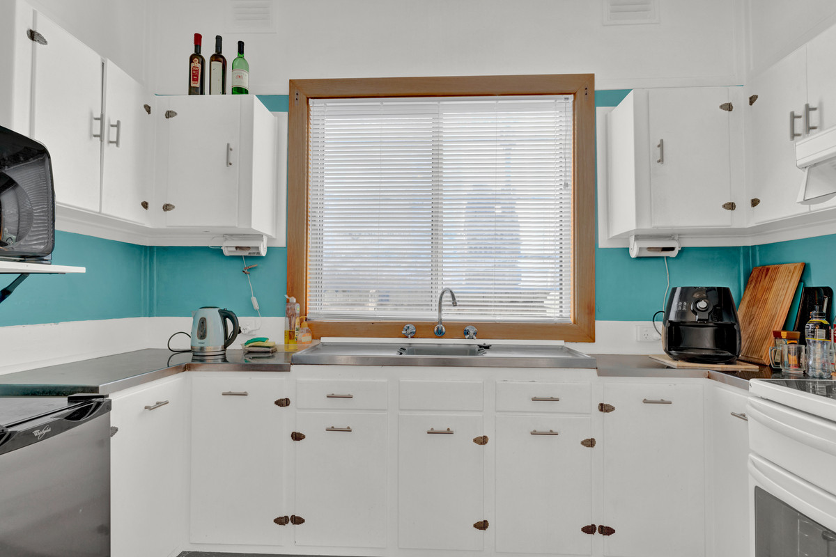 12 Manly Parade, The Entrance North, NSW 2261 - Image 4