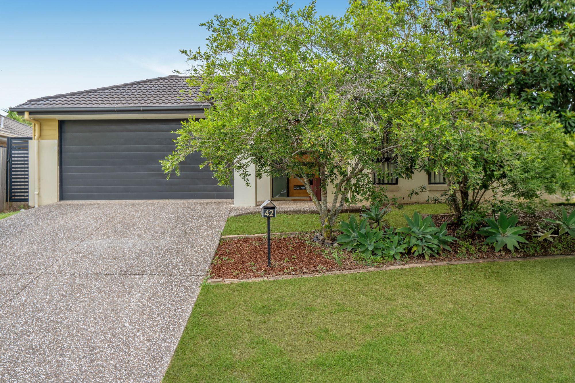 42 Wyndham Circuit, Holmview, QLD 4207 - Image 2