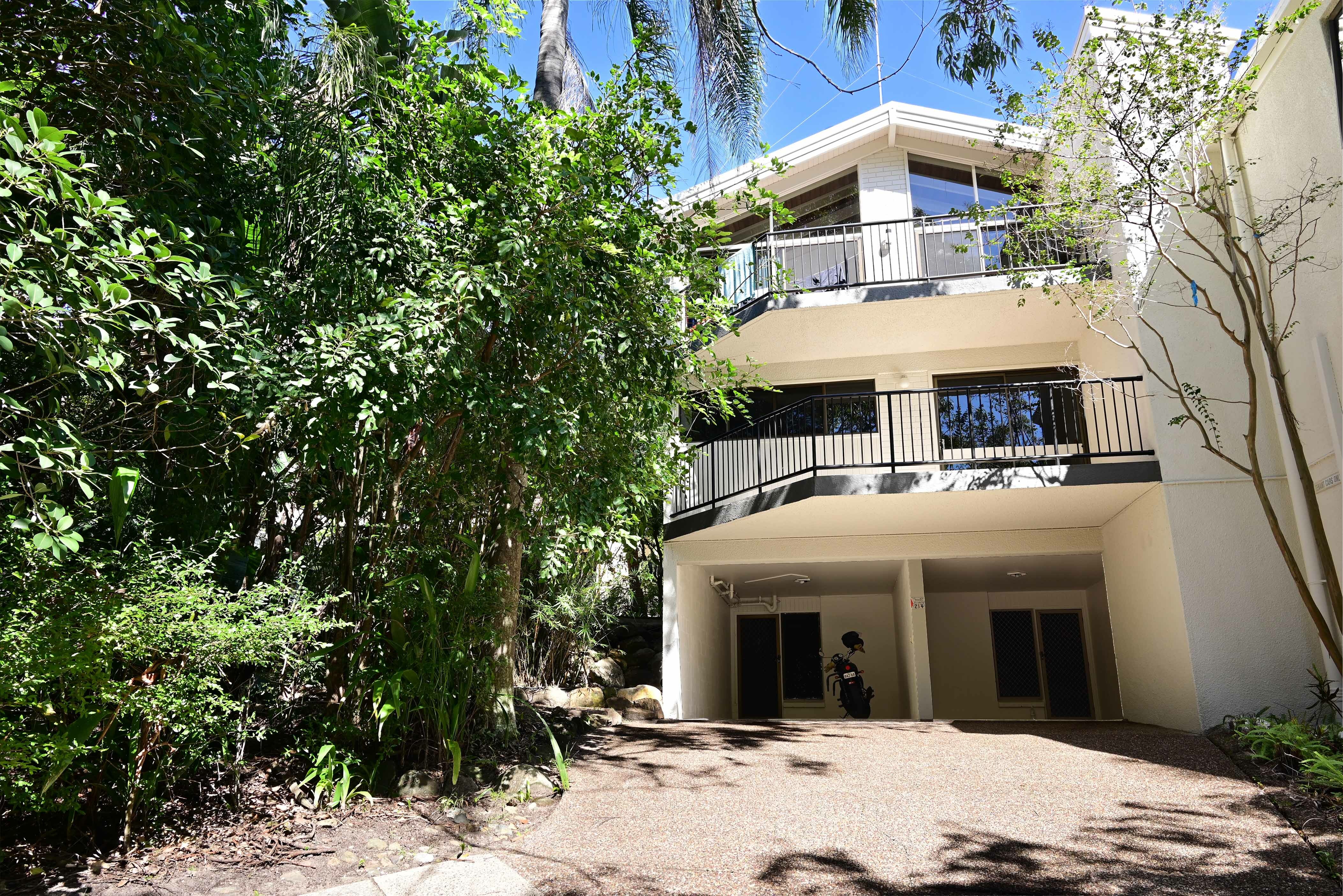 4/6 Noosa Drive, Noosa Heads, QLD 4567 - Image 2