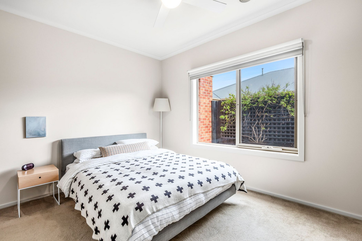 3-bedroom unit at 2/2 Fairbrae Avenue, Belmont, VIC 3216, Greater Geelong, Victoria
