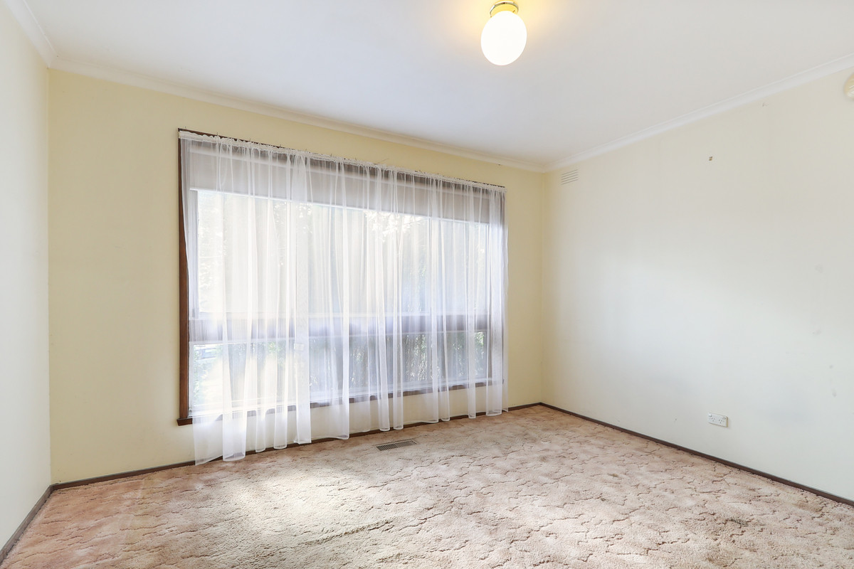 38 FARADAY ROAD, Croydon South VIC 3136 - Image 4