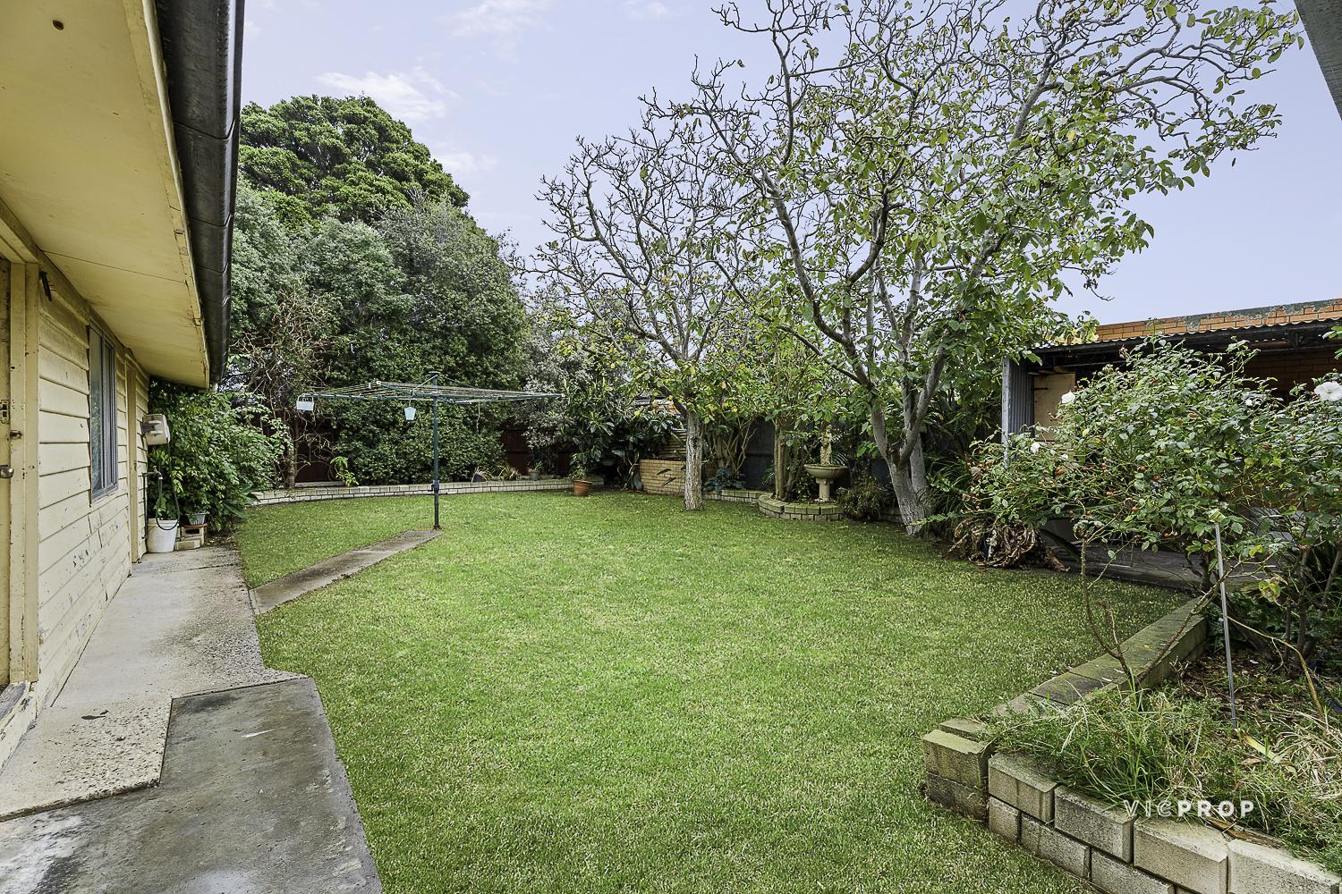 4-bedroom house at 43 OBERON AVENUE, St Albans VIC 3021, Brimbank, Victoria