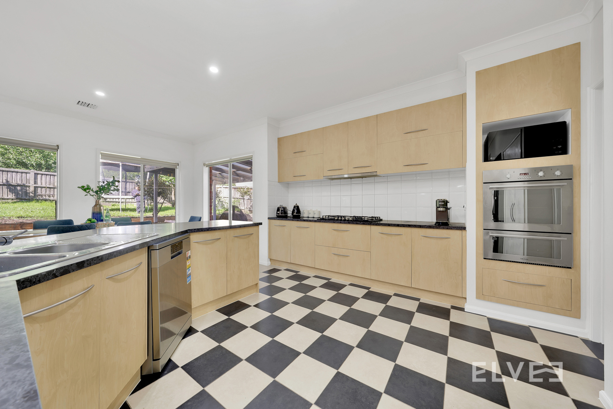 46 ROYAL TERRACE, Craigieburn VIC 3064 - Image 8