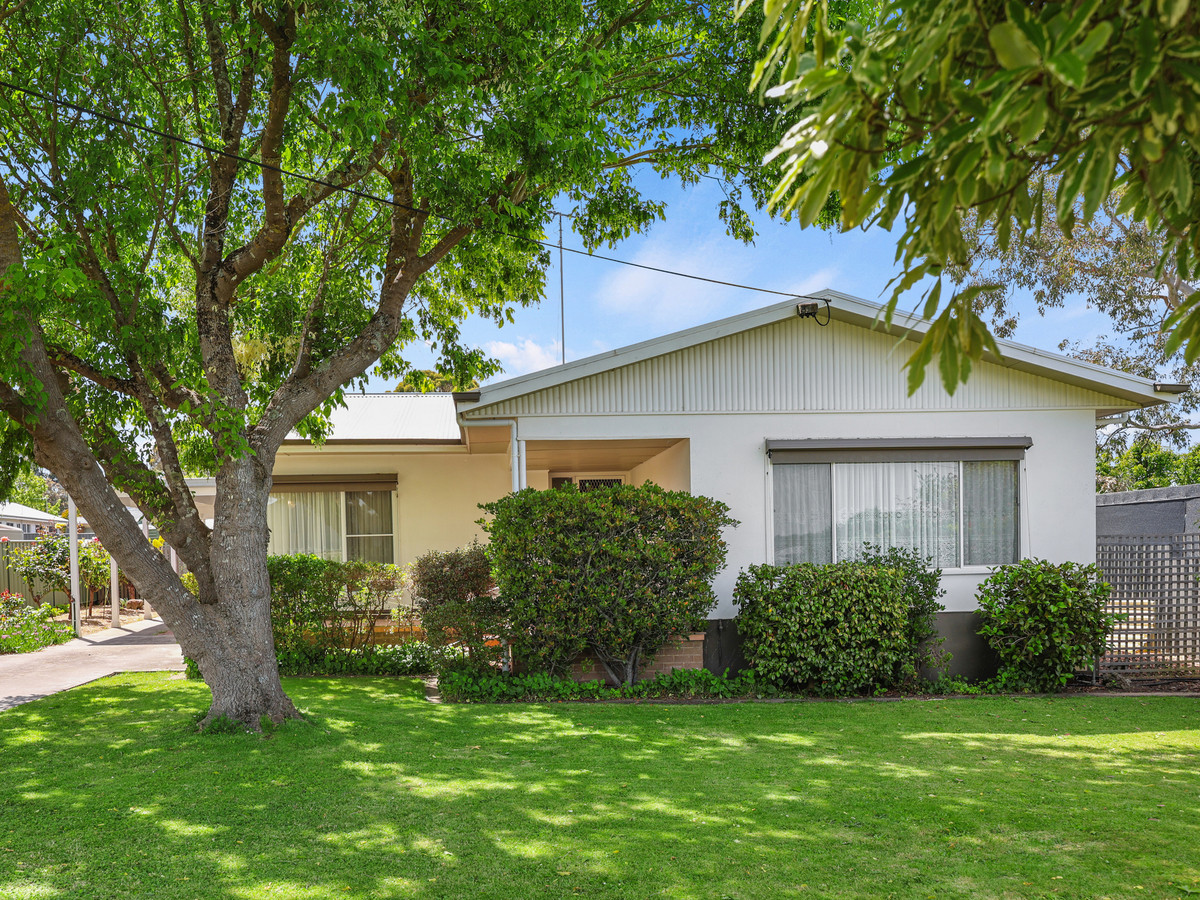4-bedroom house at 40 Mcphee Street, Hamilton, VIC 3300, Southern Grampians, Victoria