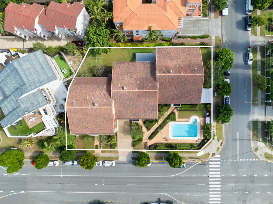 BRITANNIA 10 111 OLD BURLEIGH ROAD, BROADBEACH QLD 4218 - Image 3