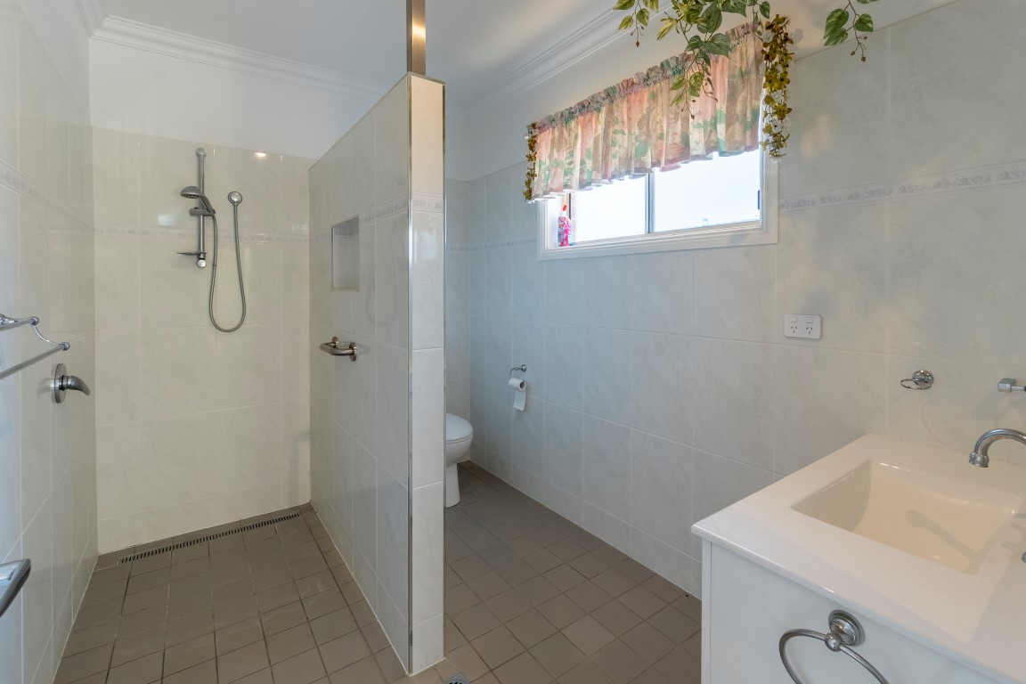 17 Deutcher Street, Temora, Nsw, 2666 - Image 10