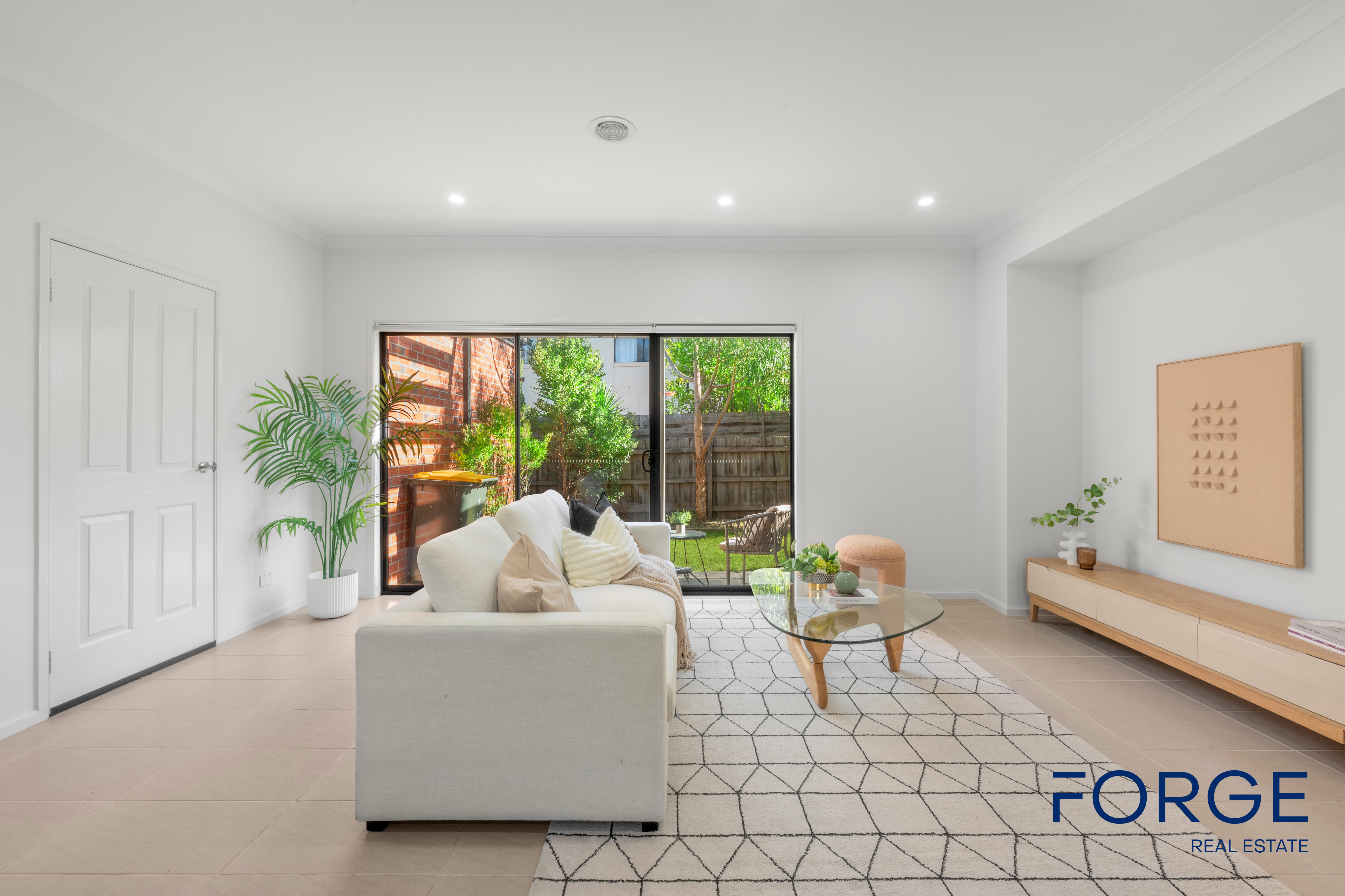 4-bedroom unit at UNIT 1 129 WINDELLA CRESCENT, Glen Waverley VIC 3150, Monash, Victoria