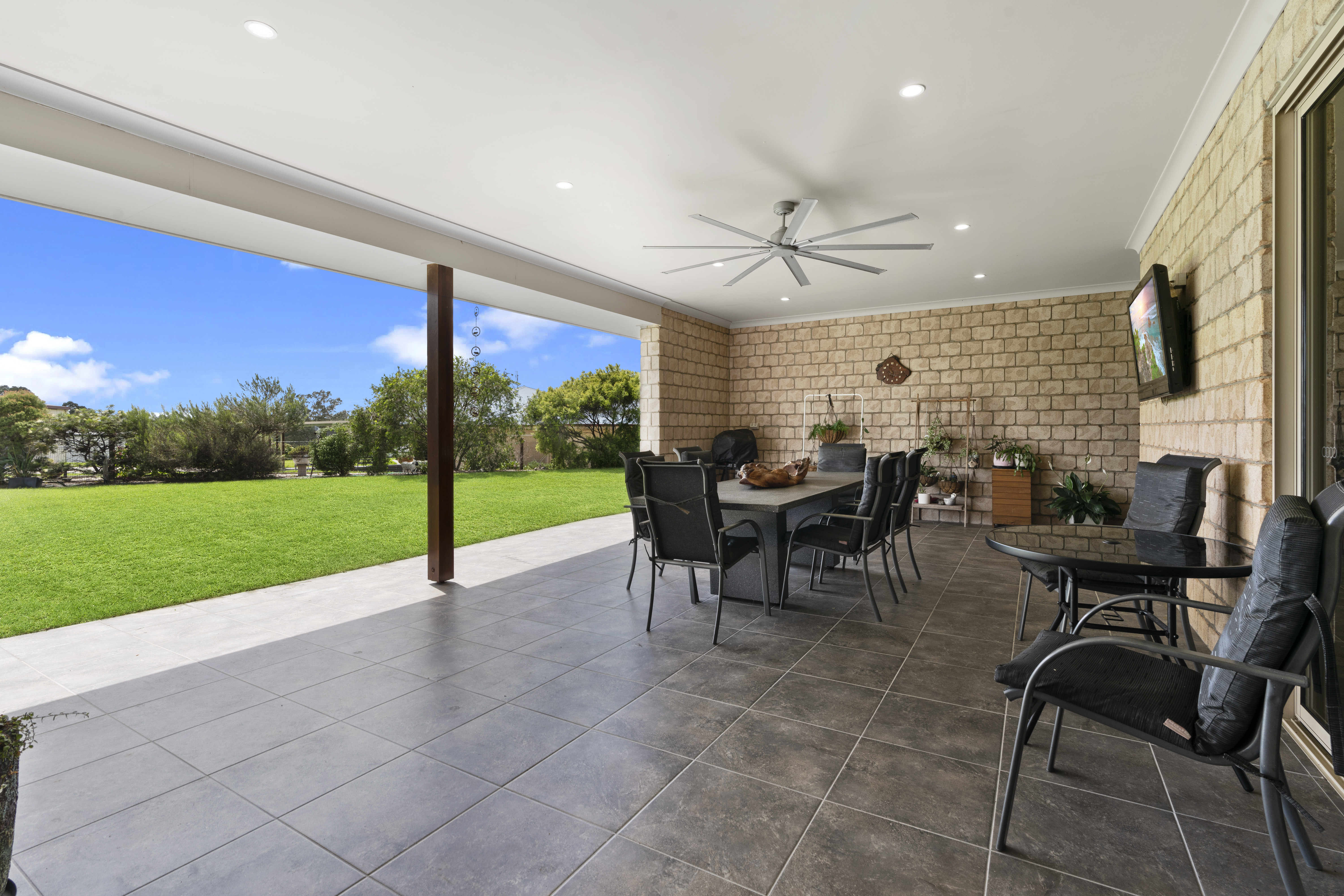 5-bedroom house at 75 Sippel Drive, Woodford, QLD 4514, Moreton Bay, Queensland