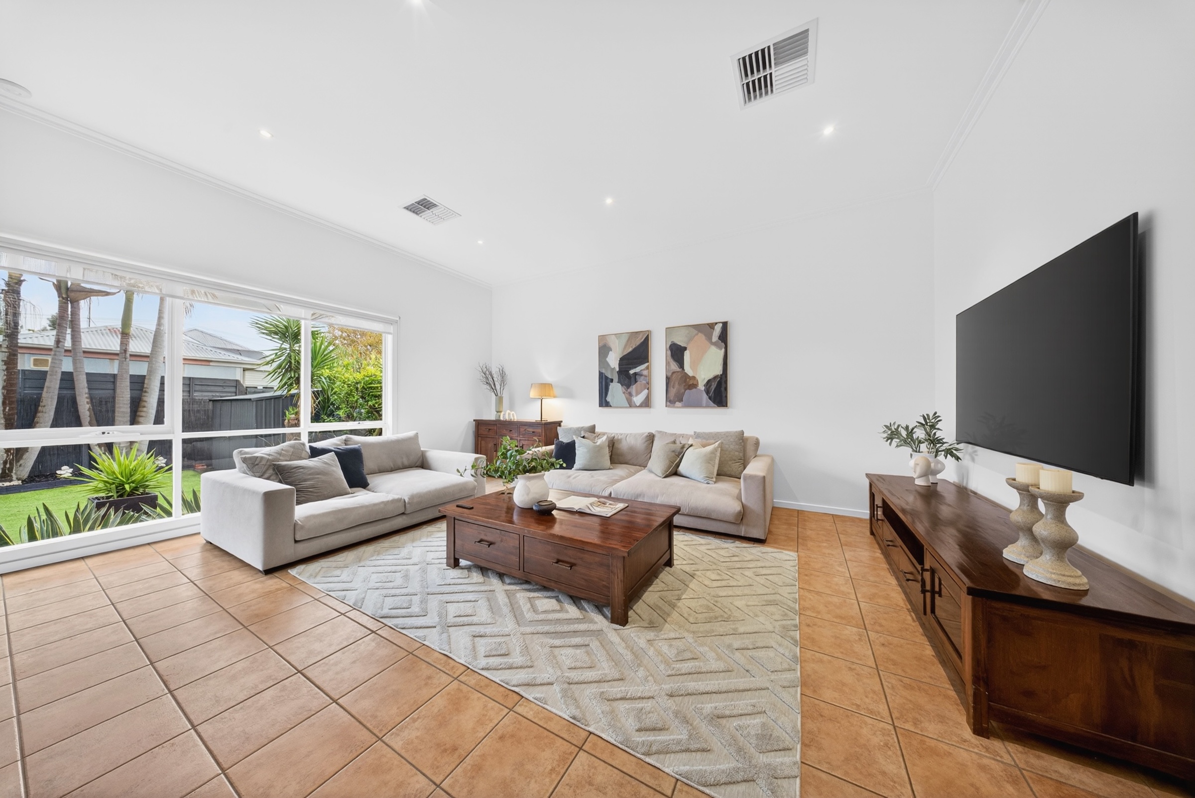 5-bedroom house at 31 Tamar Grove, Oakleigh, VIC 3166, Monash, Victoria