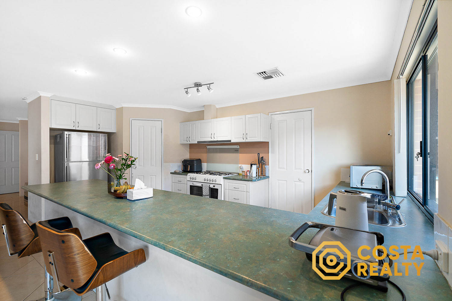 25 PINASTER BOULEVARD, Canning Vale WA 6155 - Image 10