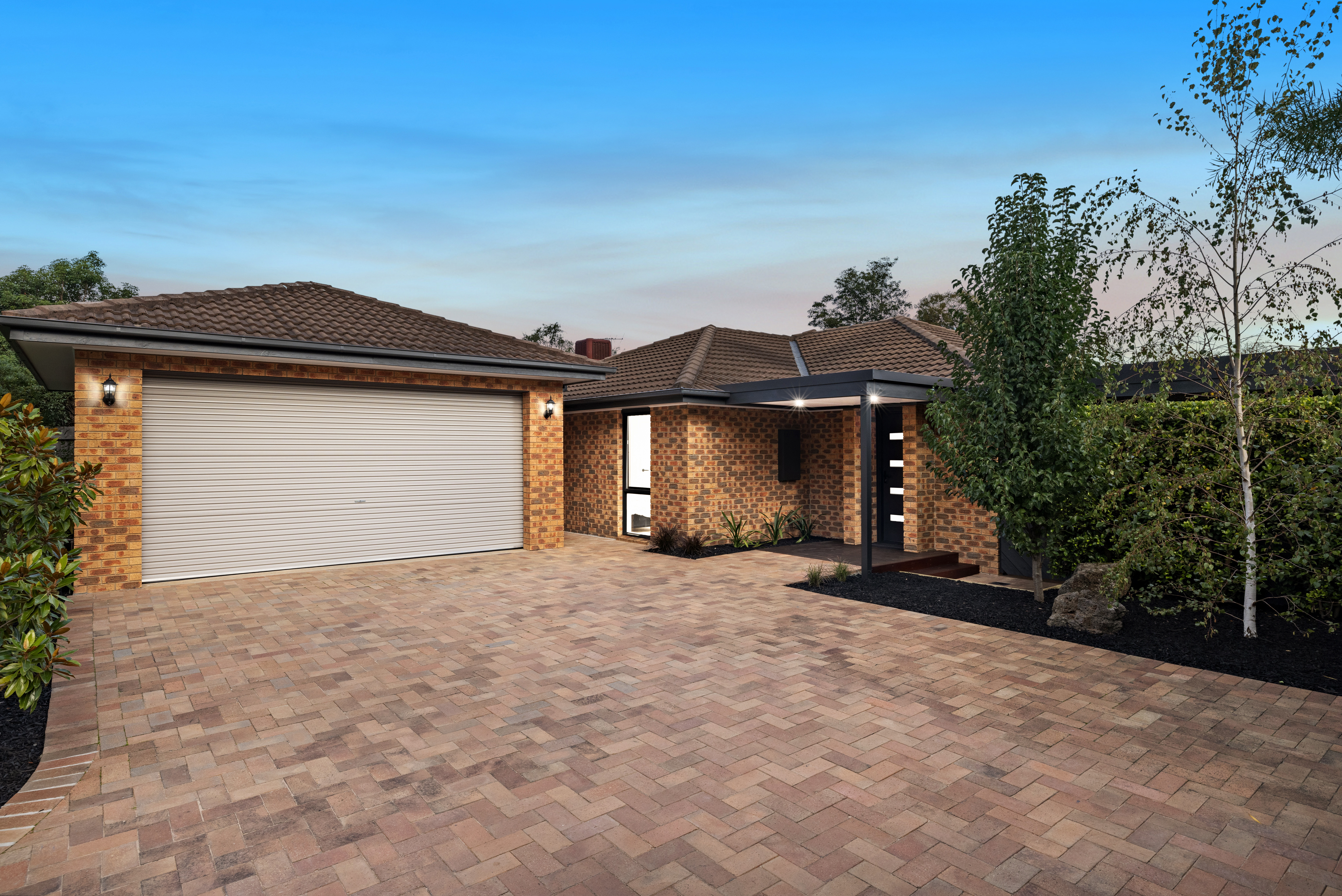 7 Halsbury Drive, Rowville, VIC 3178 - Image 1