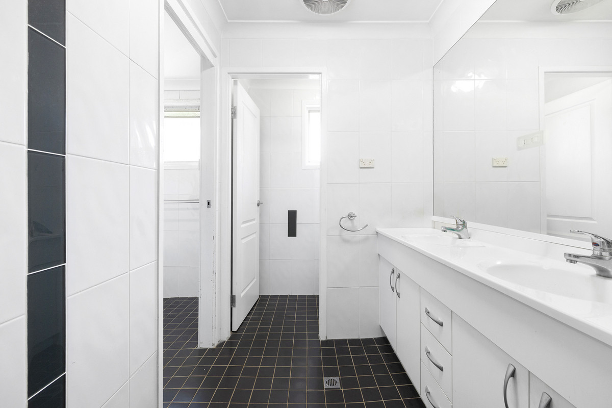 9 DENING CLOSE, Chipping Norton NSW 2170 - Image 9