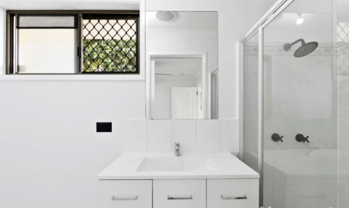 35 LIMPUS STREET, Urangan QLD 4655 - Image 10