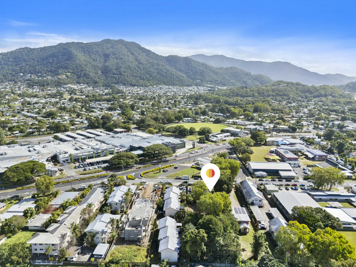 7-bedroom house at 10 Mayers Street, Manunda, QLD 4870, Cairns, Queensland