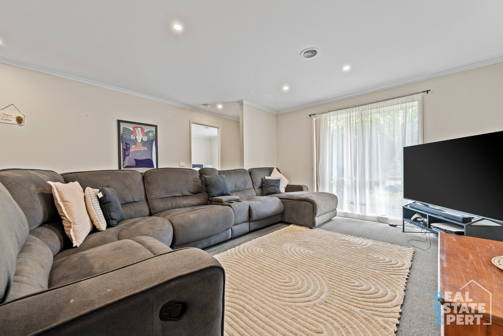 3-bedroom house at 6 NILUFA COURT, Hampton Park VIC 3976, , Victoria