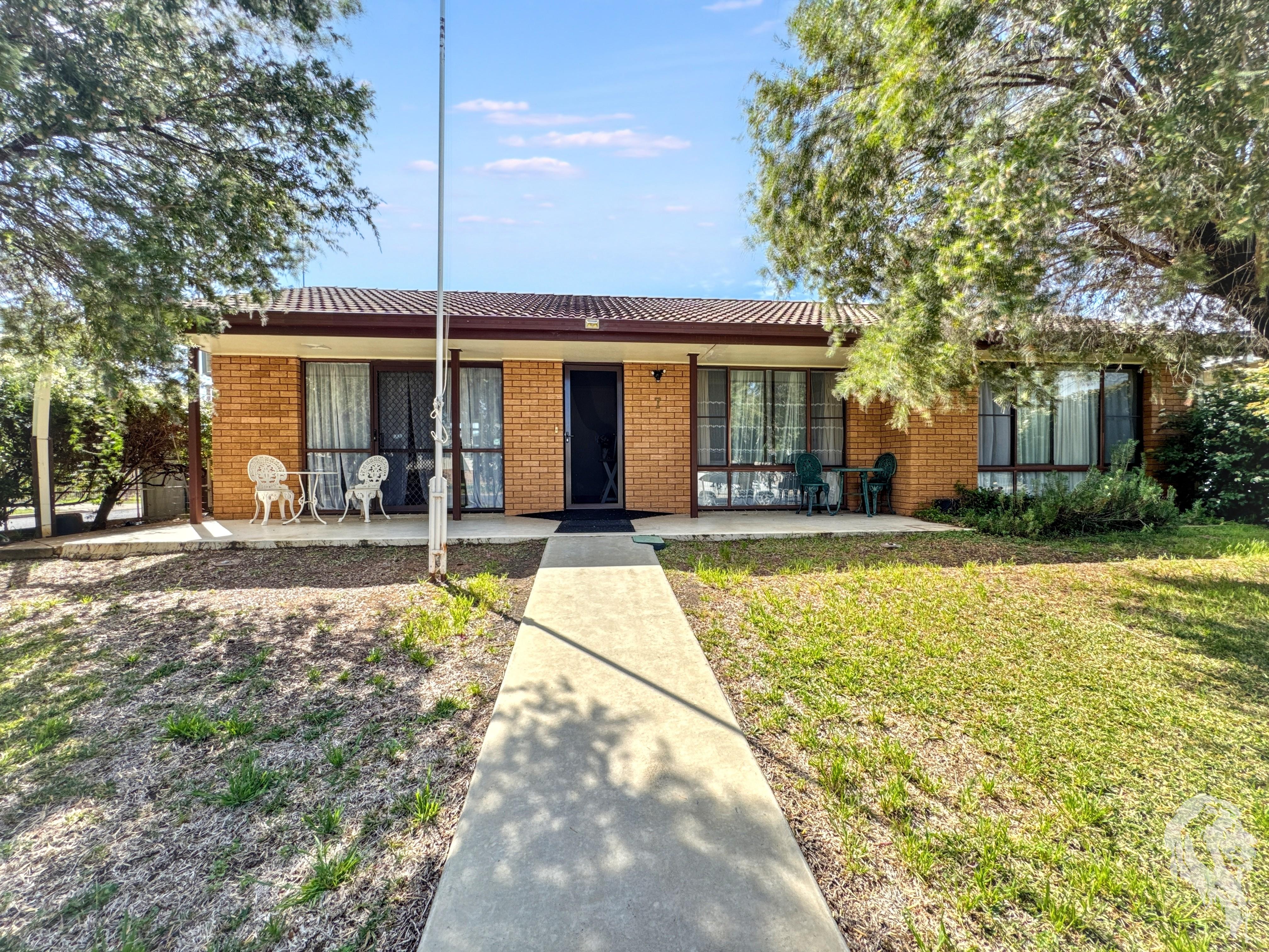 7 Taylor Street, Narrabri, NSW 2390 - Image 1