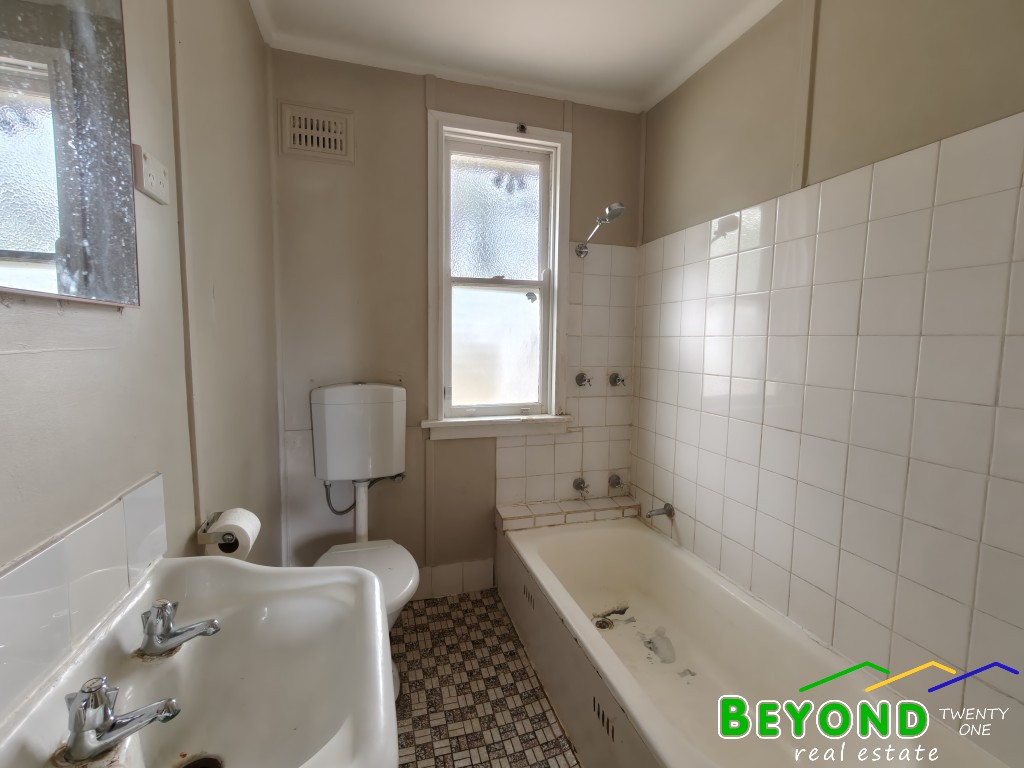 10 Greene Avenue, Coonamble, NSW 2829 - Image 4