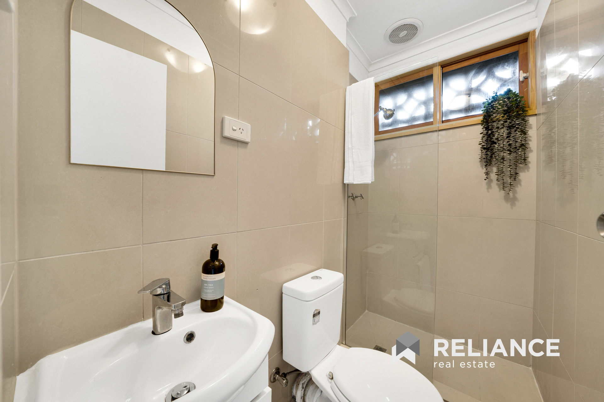 12 90 ROBERTS STREET, WEST FOOTSCRAY VIC 3012 - Image 3