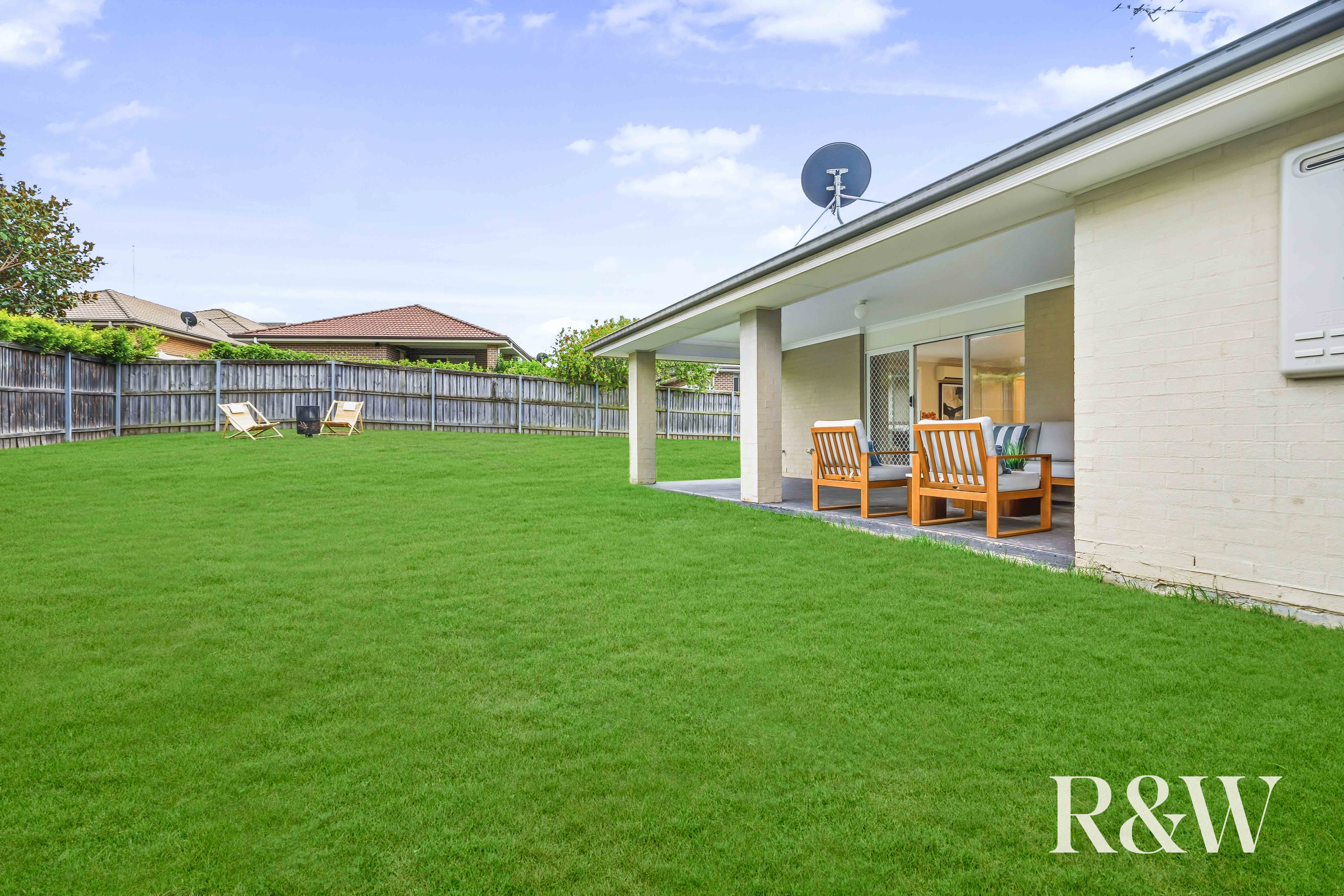 4-bedroom house at 10 Jarvisfield Place, Macquarie Links, NSW 2565, Campbelltown (Nsw), New South Wales