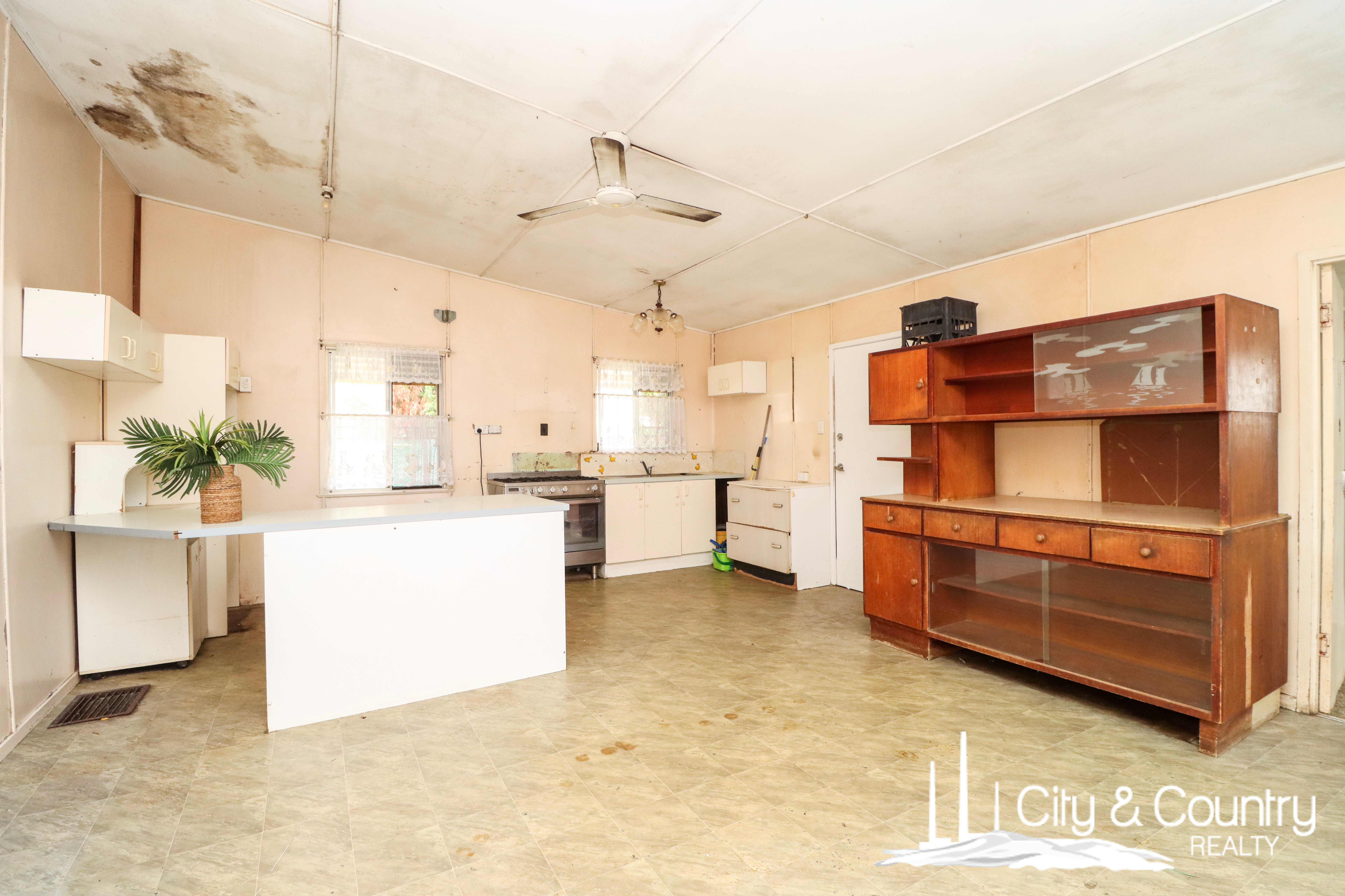 67 Second Avenue, Happy Valley, QLD 4825 - Image 5