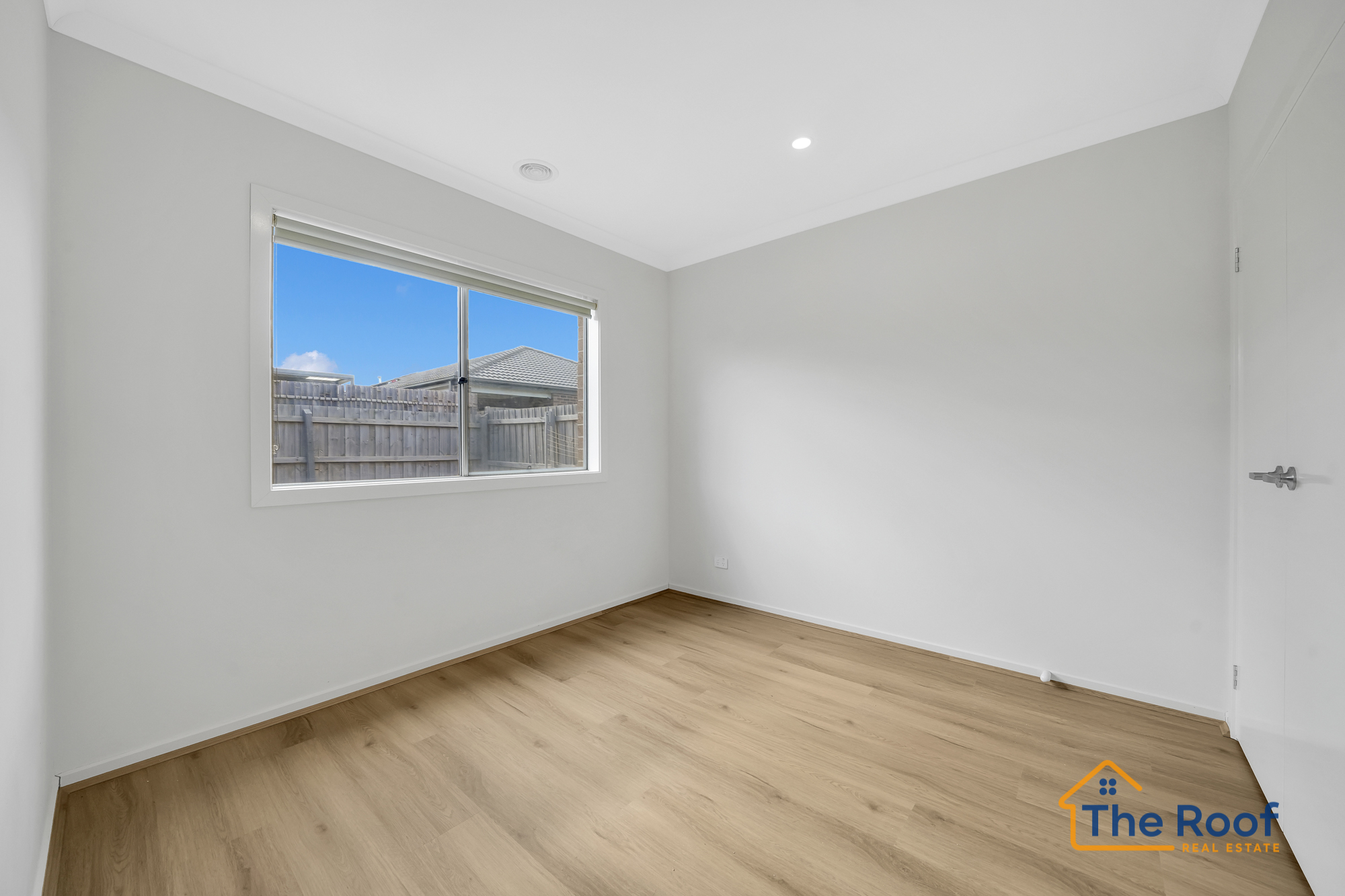 10 YEOMAN STREET, Melton South VIC 3338 - Image 9