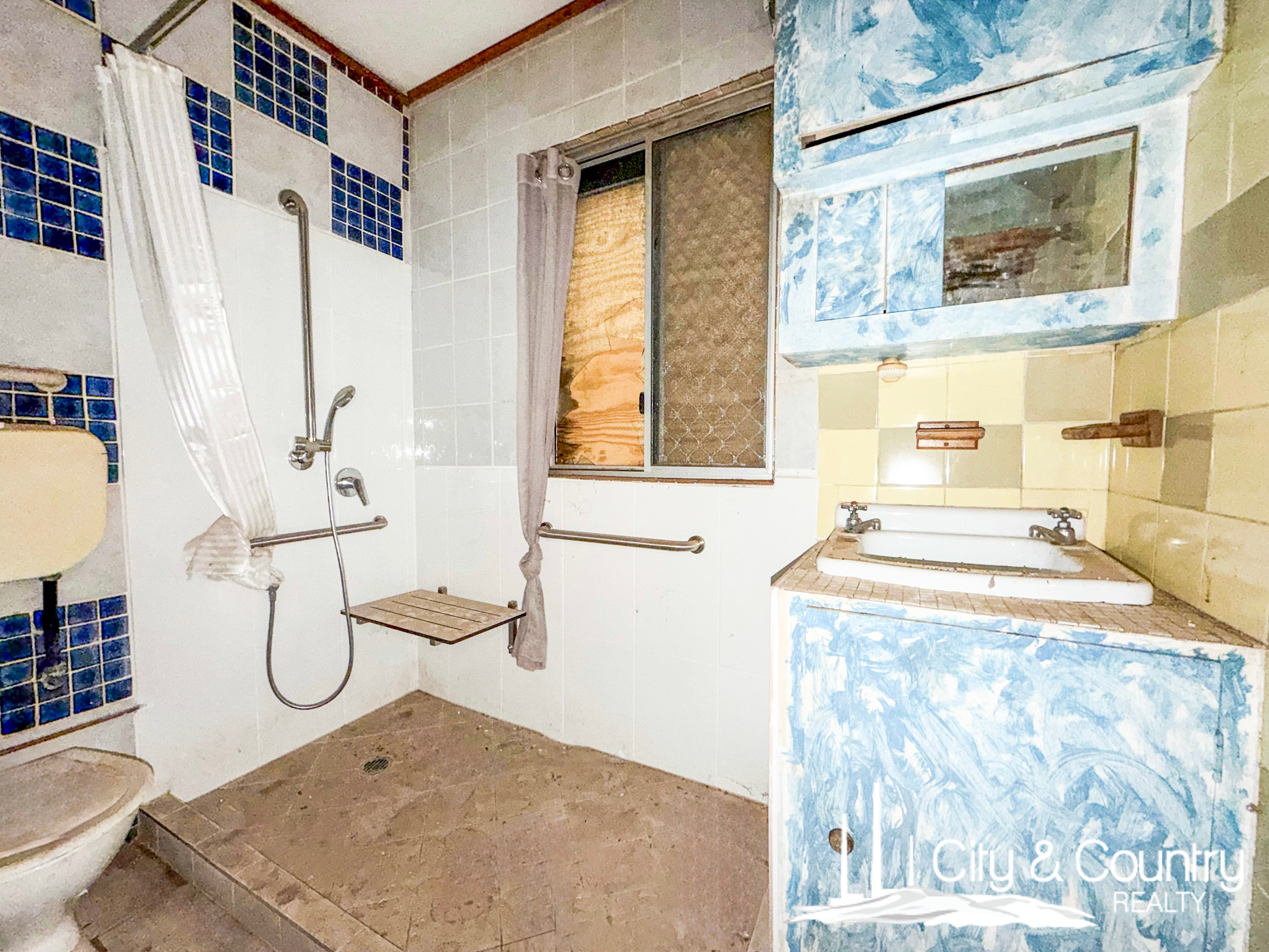21 FLYNN STREET, Mornington QLD 4825 - Image 8