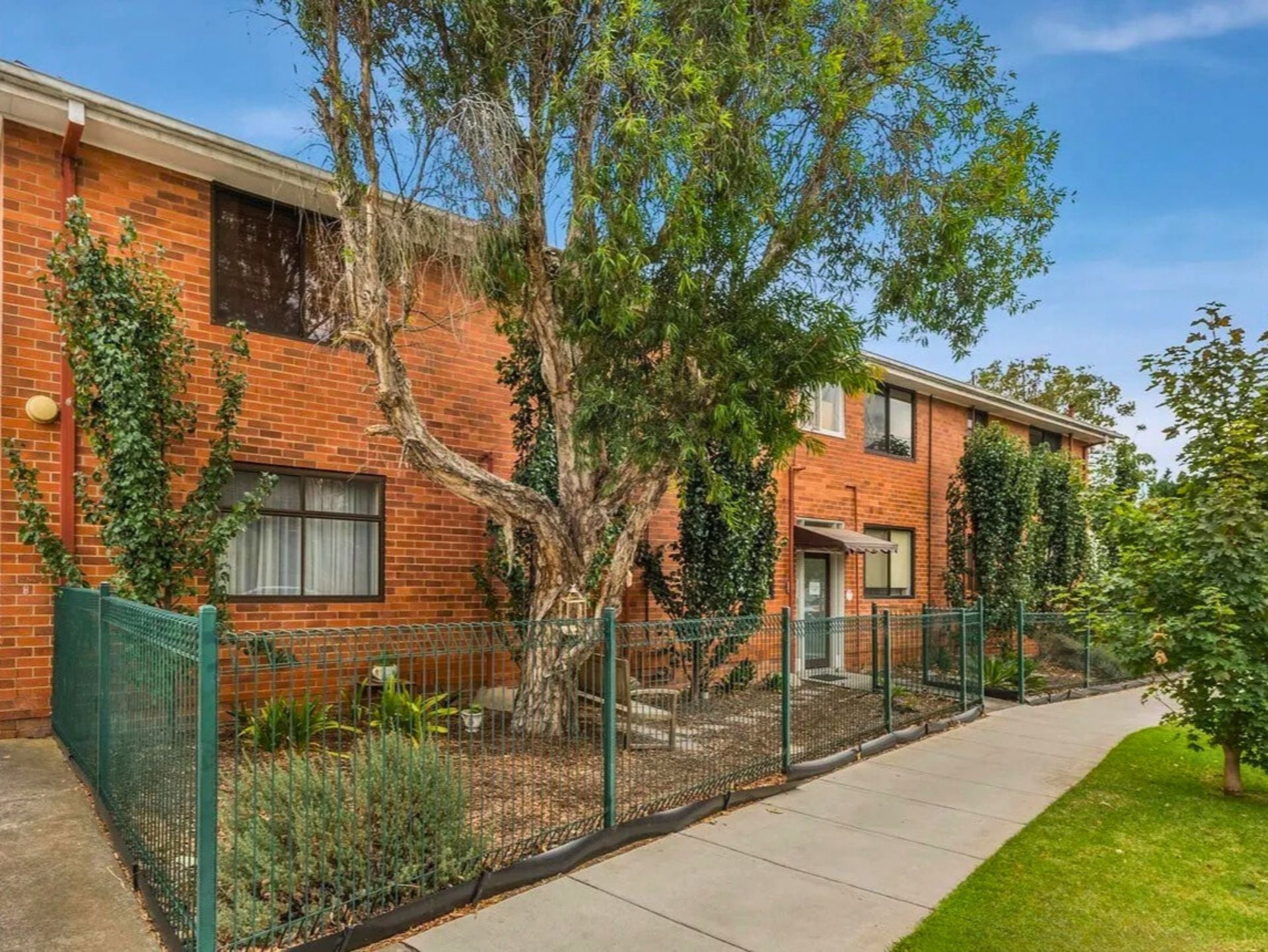 8/11 Brentwood Street, Bentleigh, VIC 3204 - Image 2
