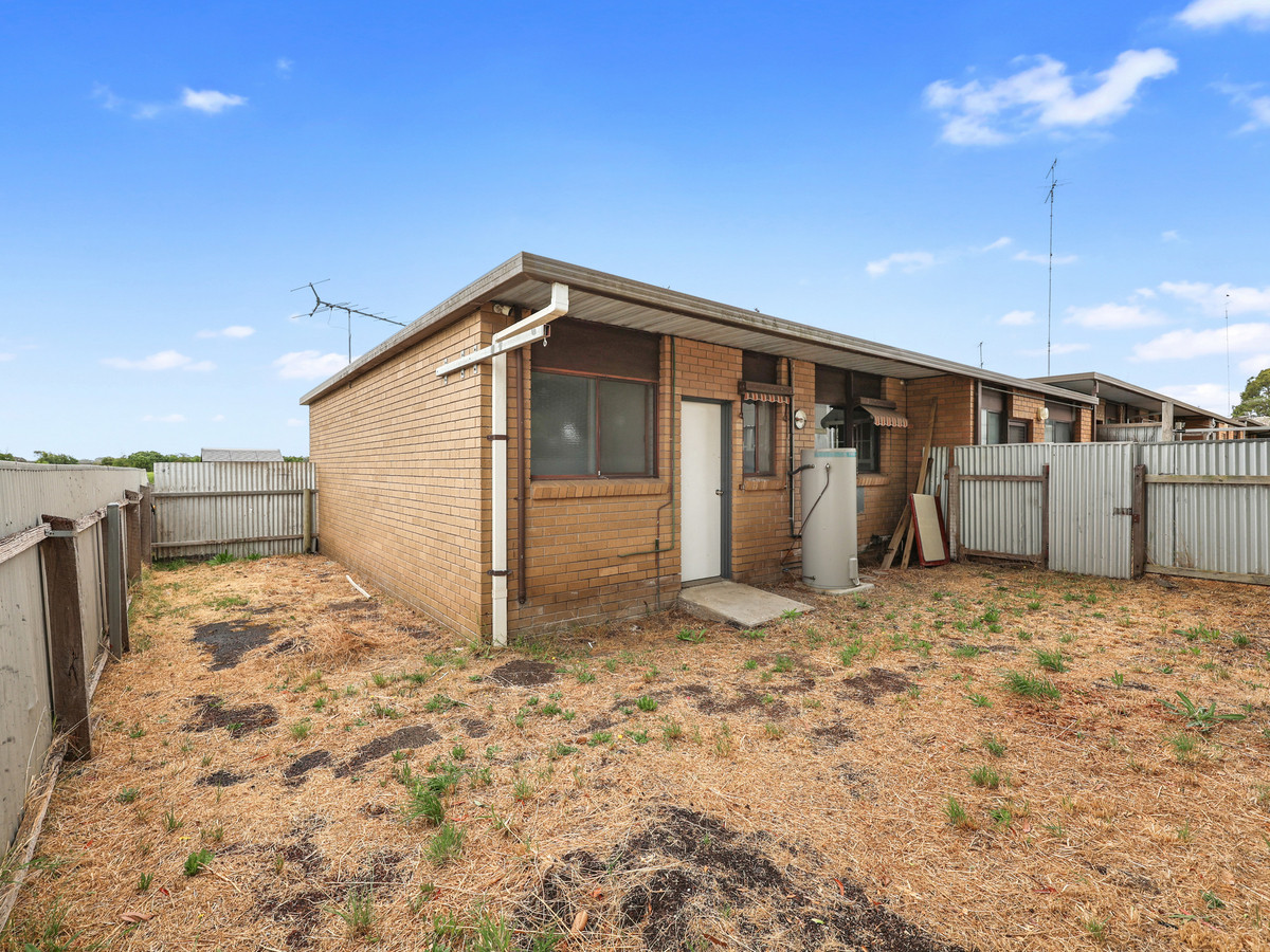 1-bedroom unit at 5 16 MT BAIMBRIDGE ROAD, HAMILTON VIC 3300, Southern Grampians, Victoria