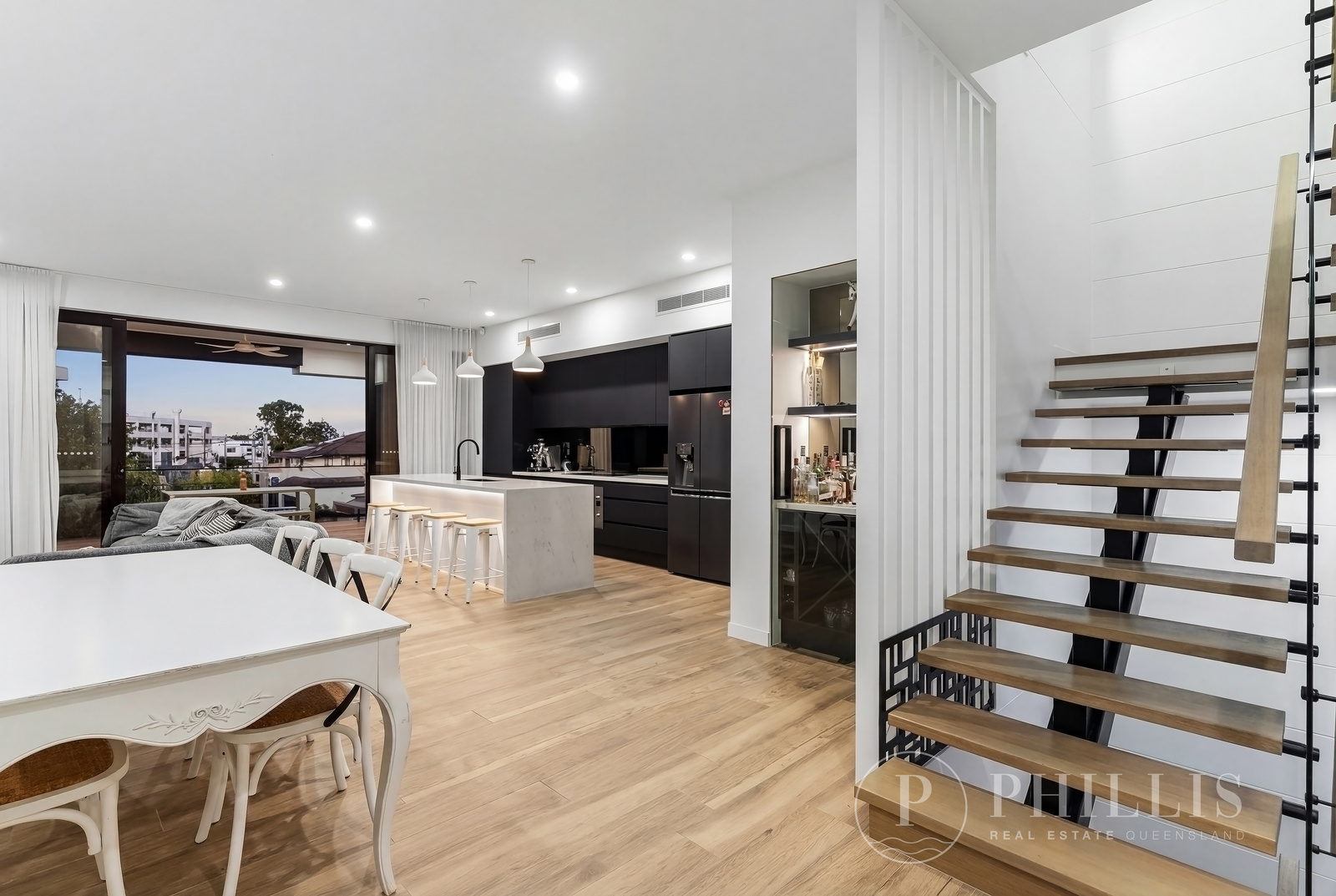 2/8 Thelma Avenue, Biggera Waters, Qld, 4216 - Image 2