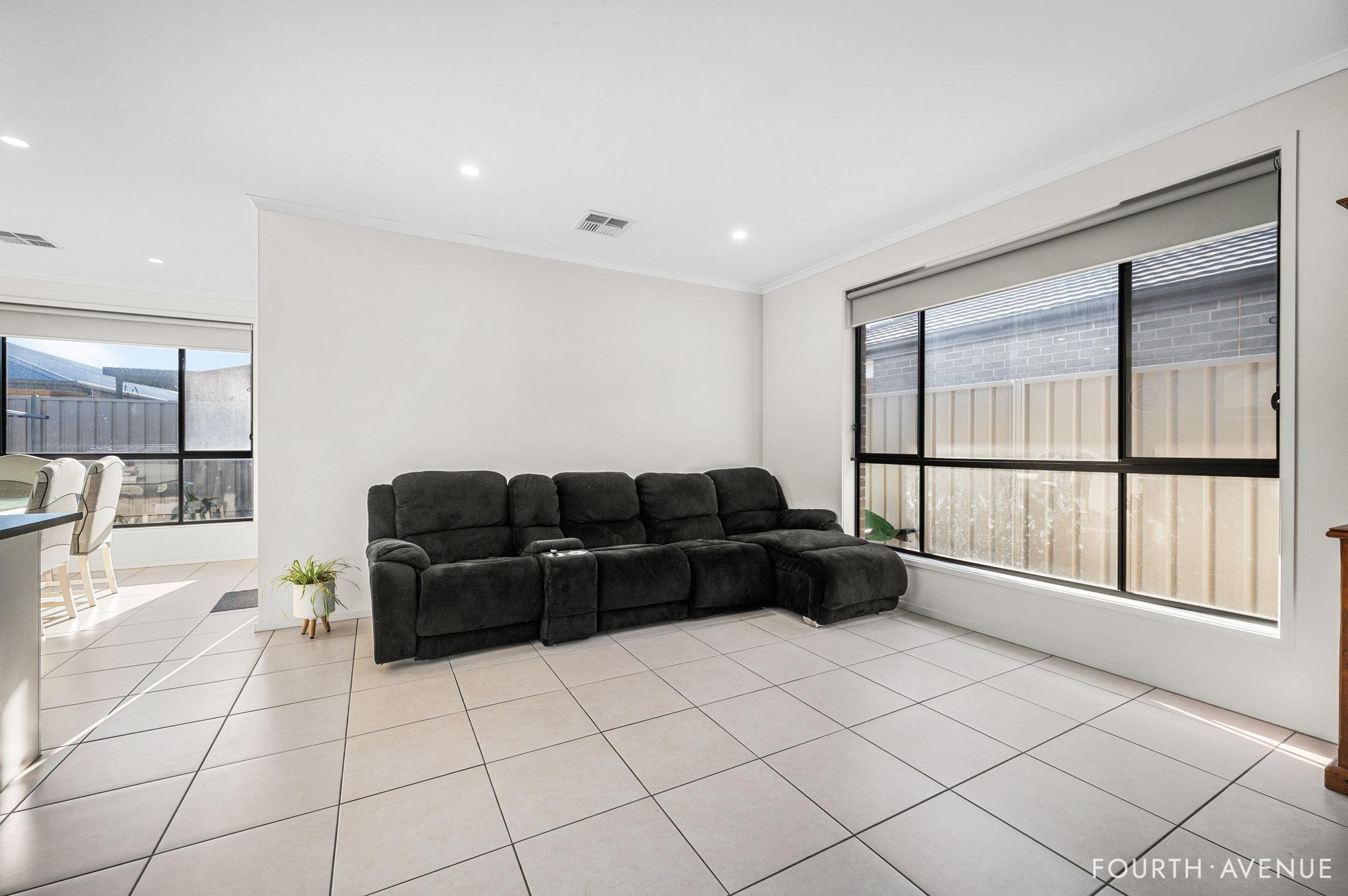 20 BONHAM CRESCENT, Munno Para West SA 5115 - Image 2