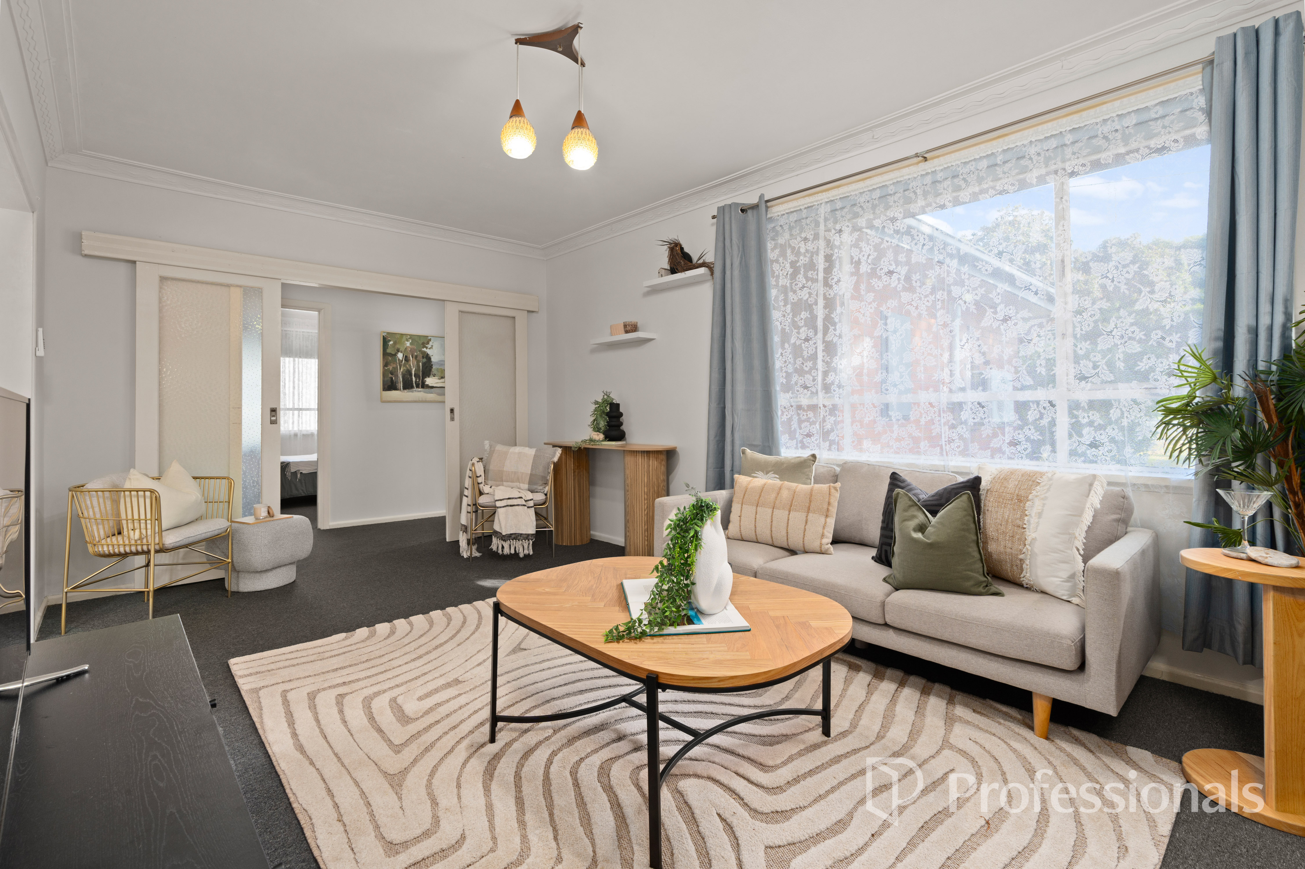 33 PENTLOWE ROAD, Wantirna South VIC 3152 - Image 2