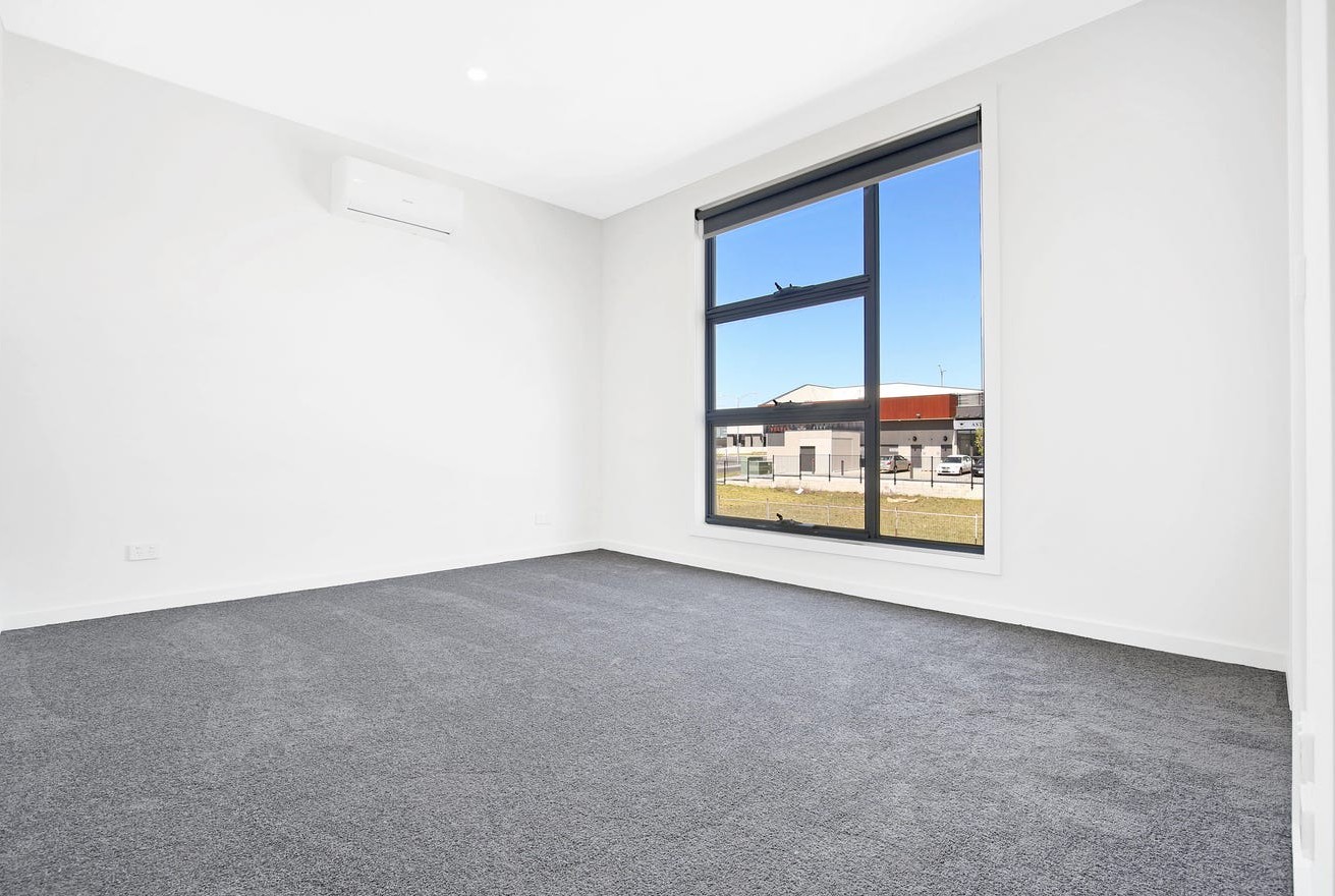 33 GLISTEN WAY, Craigieburn VIC 3064 - Image 10
