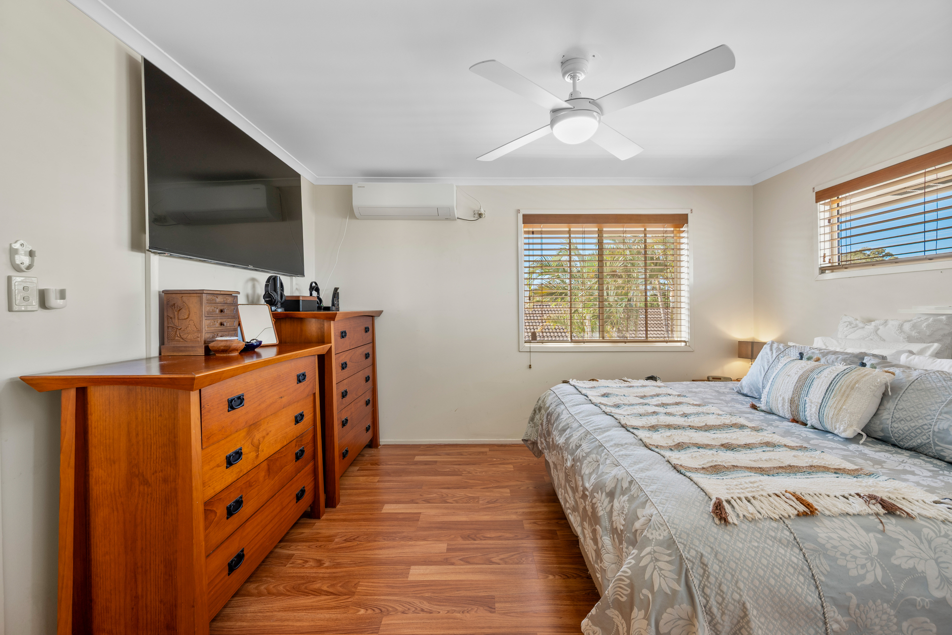 38 MORALA AVENUE, Runaway Bay QLD 4216 - Image 7