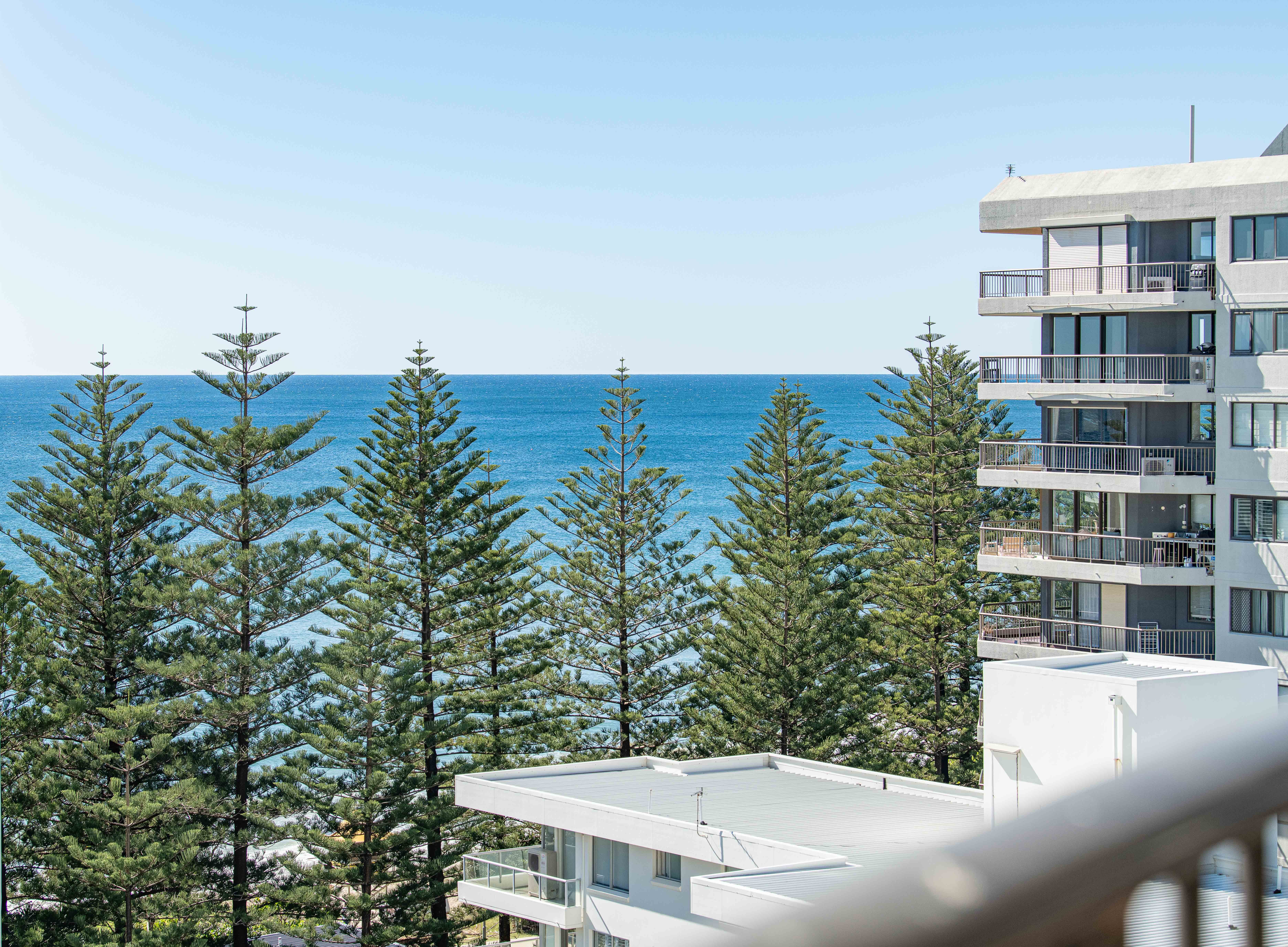 41 1941 GOLD COAST HIGHWAY, BURLEIGH HEADS QLD 4220 - Image 1