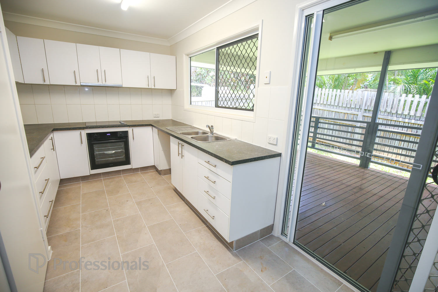 115 HIGH CENTRAL ROAD, Macleay Island QLD 4184 - Image 6