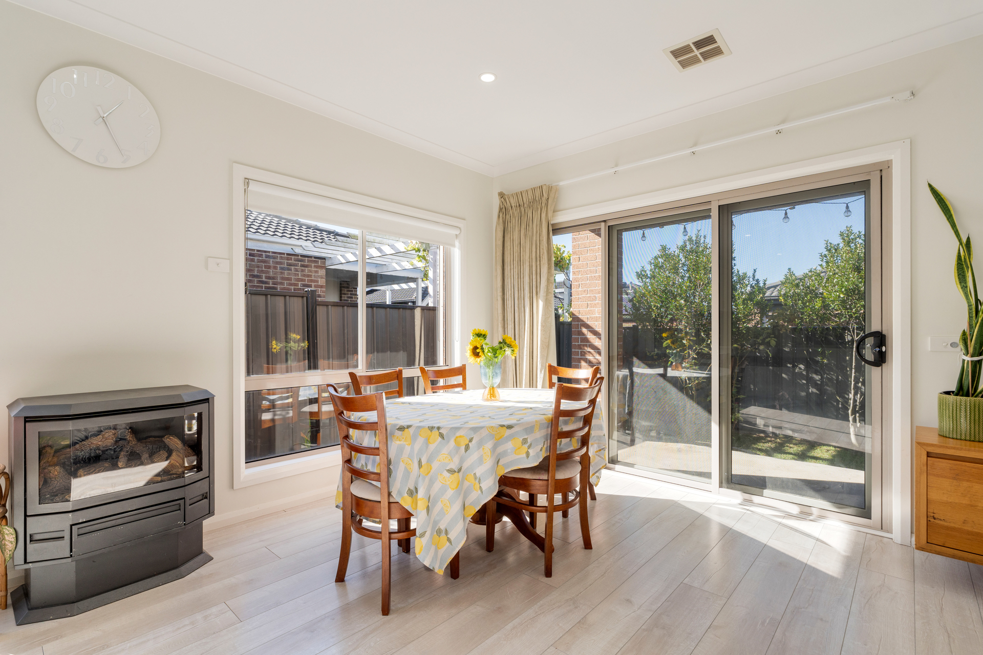 31 LOUDON CIRCUIT, Craigieburn VIC 3064 - Image 7