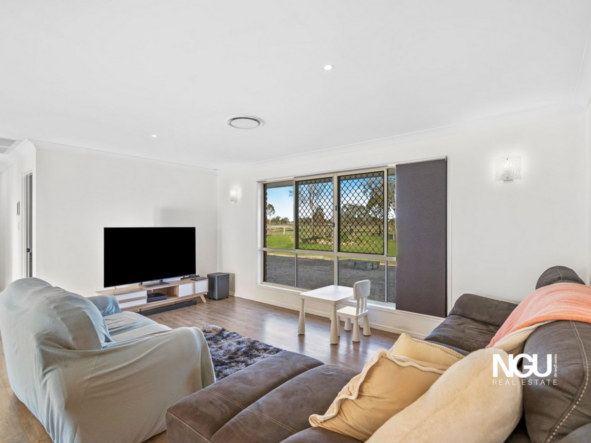 5-bedroom house at 10 Jimba Road, Lockyer Waters, QLD 4311, Lockyer Valley, Queensland