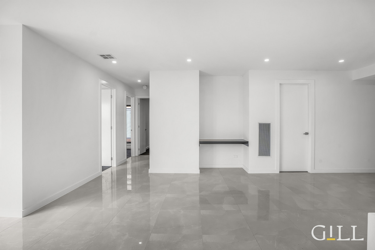 43 Villa Doria Drive, Clyde North, Vic, 3978 - Image 8