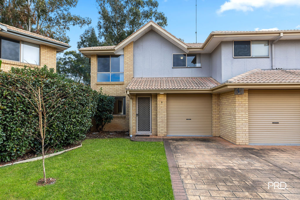 6 10 WOMBERRA PLACE, SOUTH PENRITH NSW 2750 - Image 1