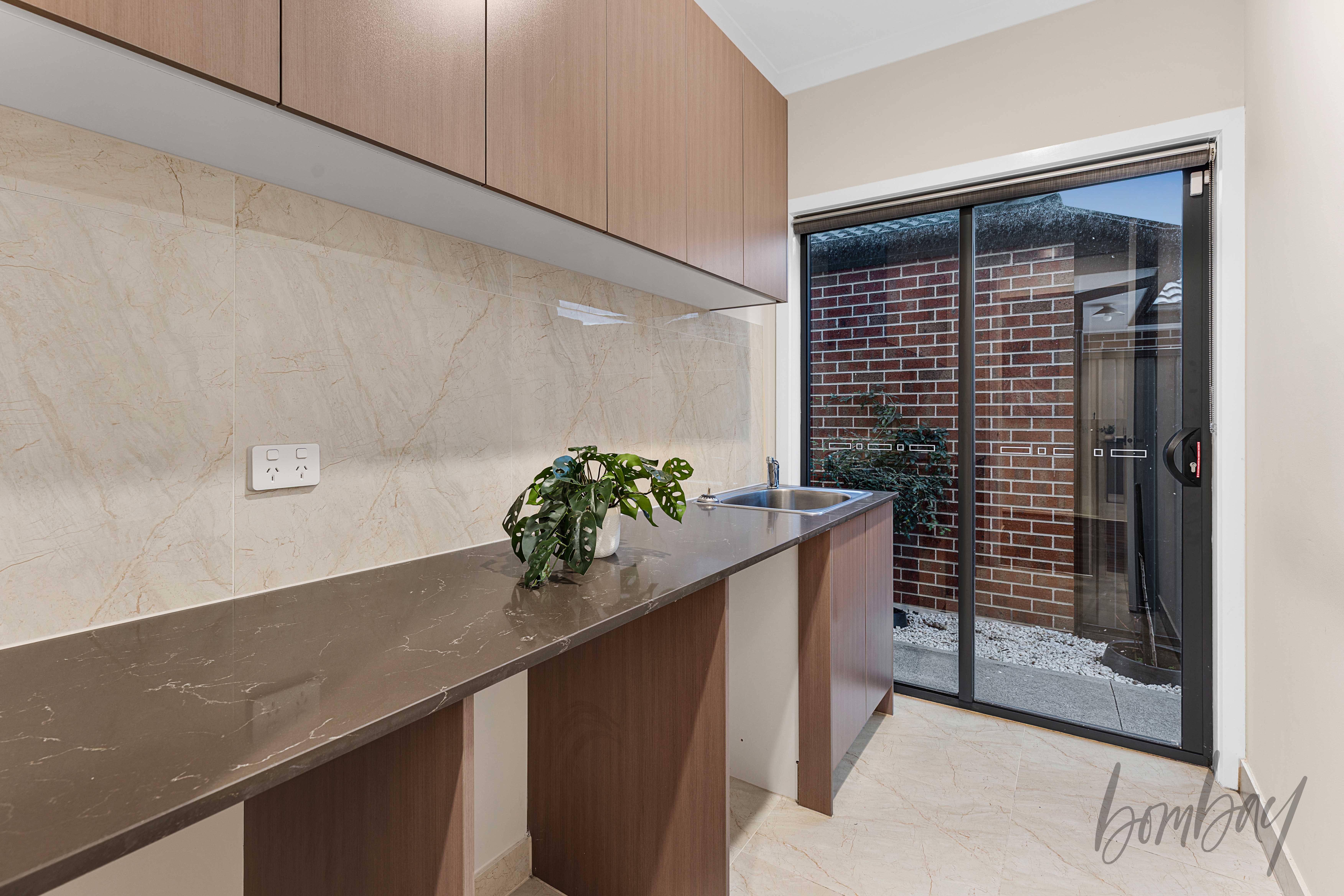 5-bedroom house at 9 ROEBLING STREET, Craigieburn VIC 3064, Hume, Victoria