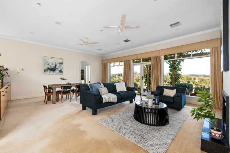21 ST JOHN CIRCLE, Chirnside Park VIC 3116 - Image 4