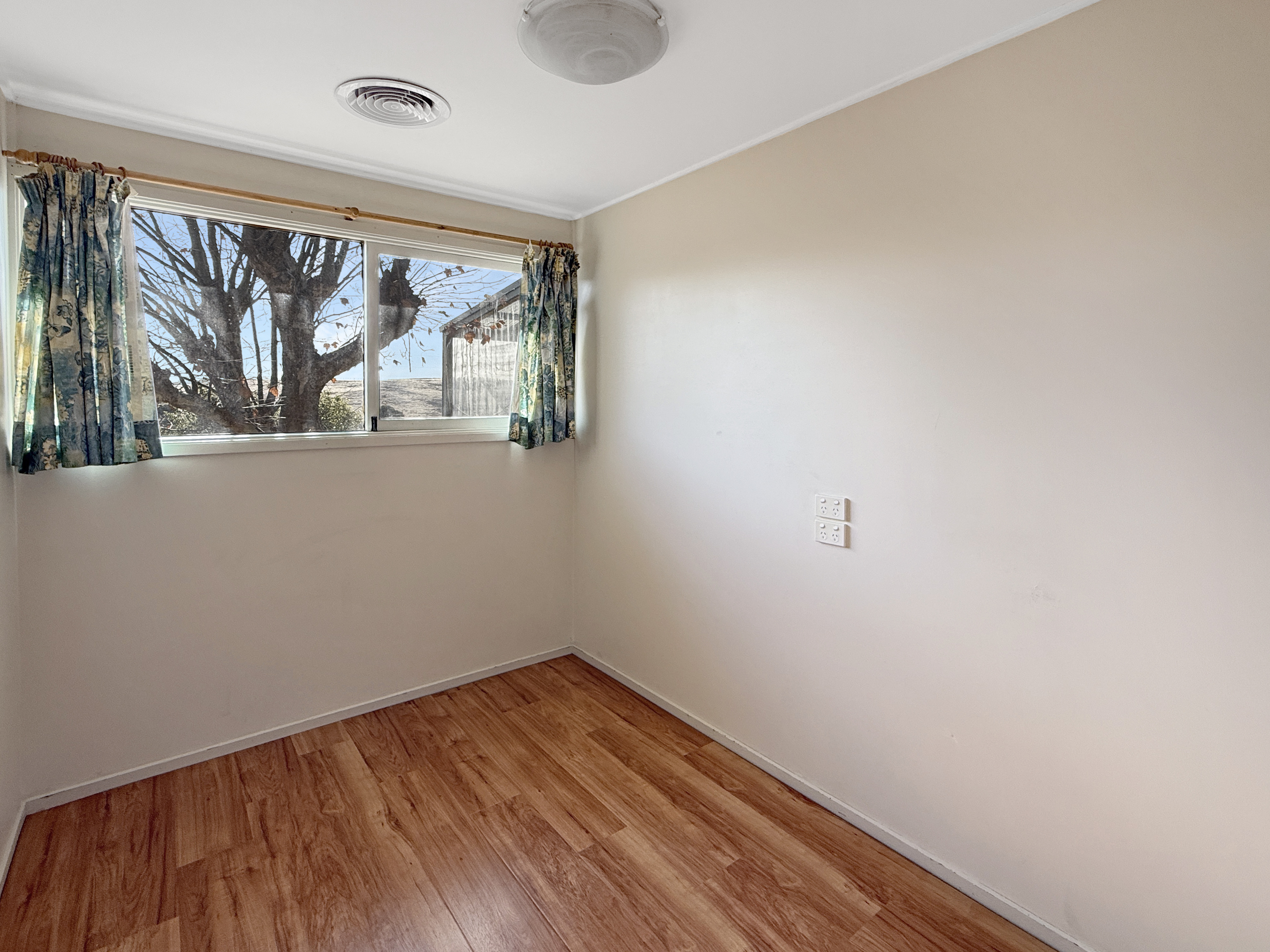 5-bedroom house at 18 Warra Street, Cooma, NSW 2630, Snowy Monaro, New South Wales