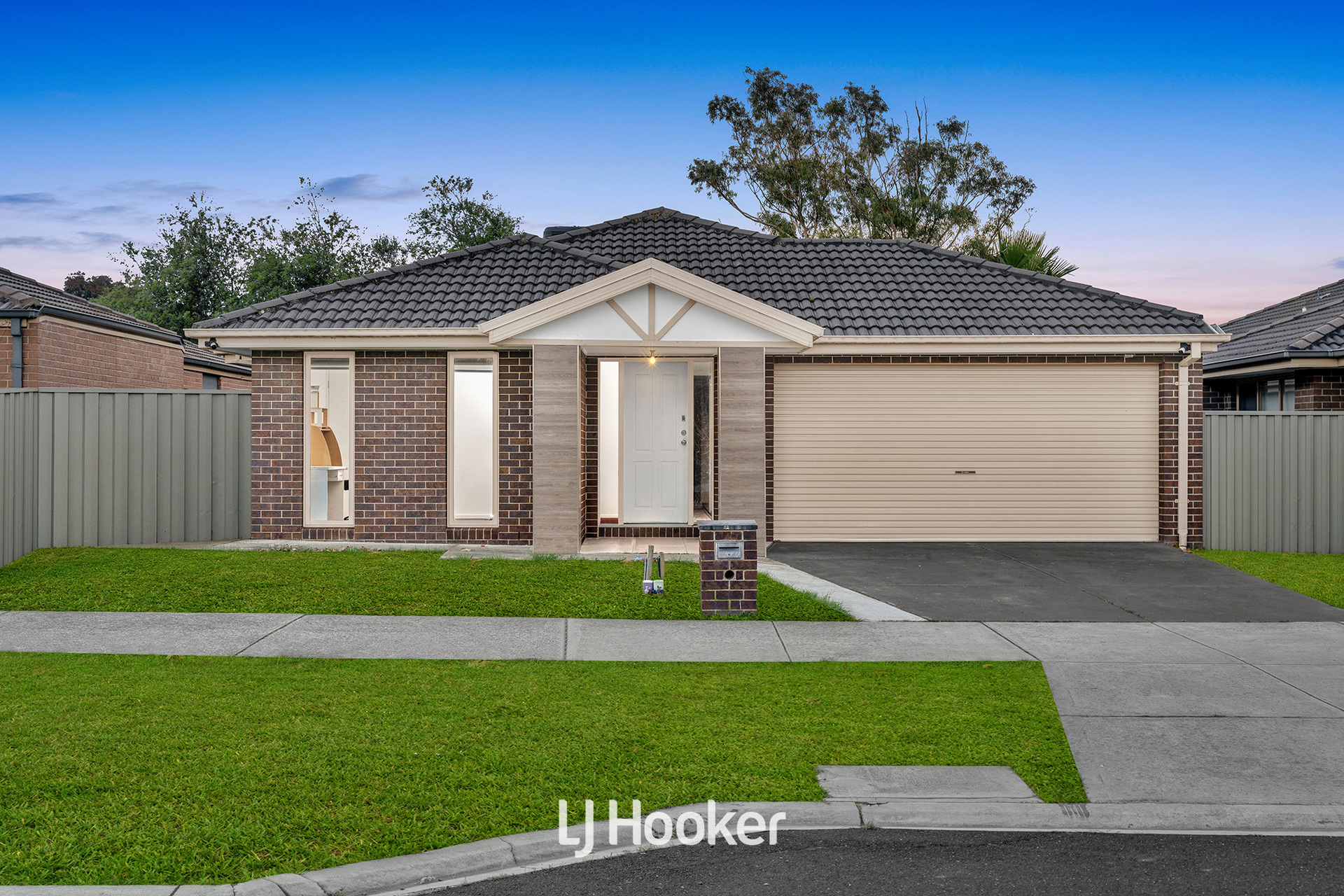 52 Bradford Drive, Cranbourne East, VIC 3977 - Image 1