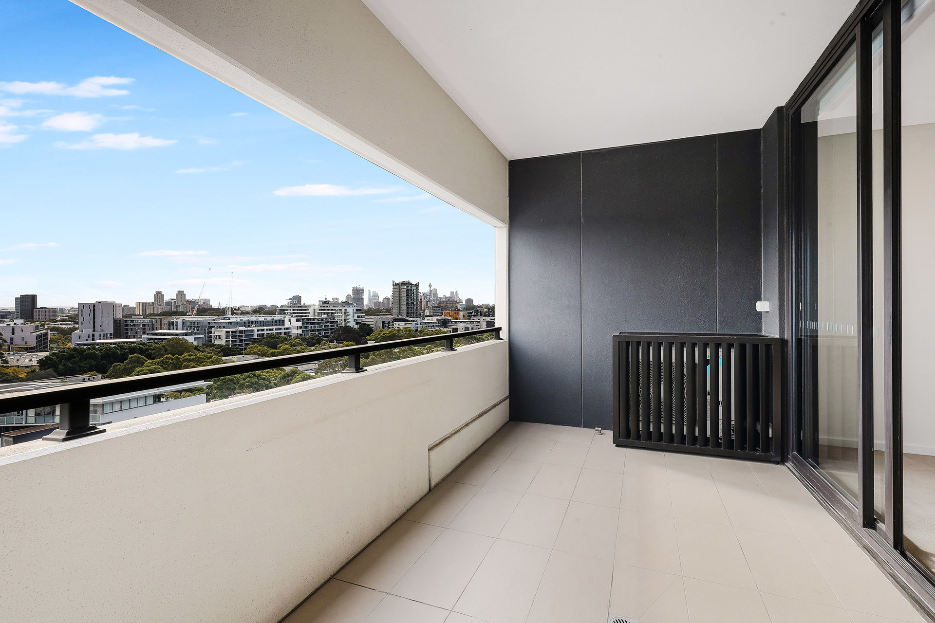 UNIT 1306 PLATINUM 3 GEORGE JULIUS AVENUE, Zetland NSW 2017 - Image 8
