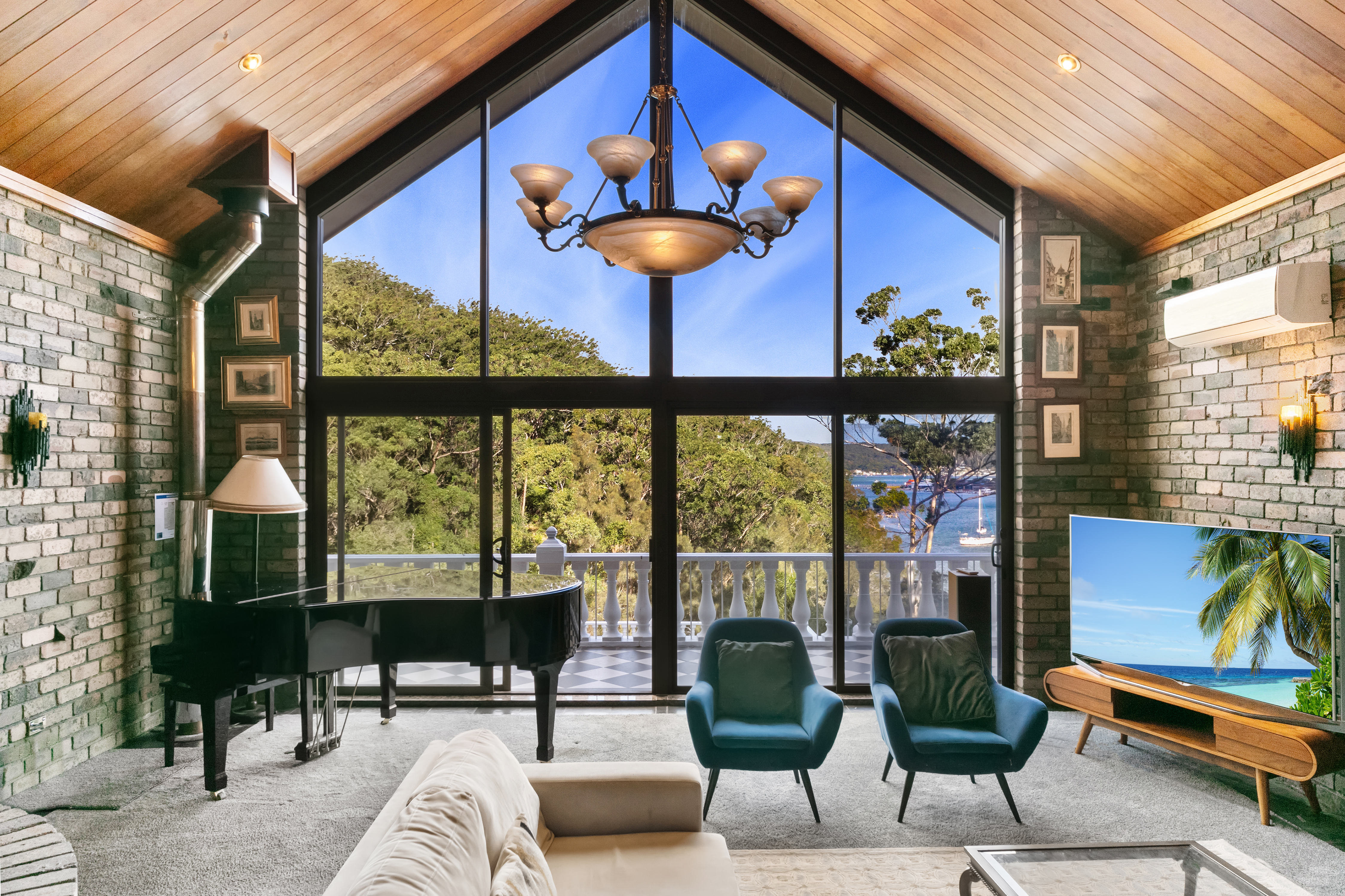 126 DALEY AVENUE, Daleys Point NSW 2257 - Image 8
