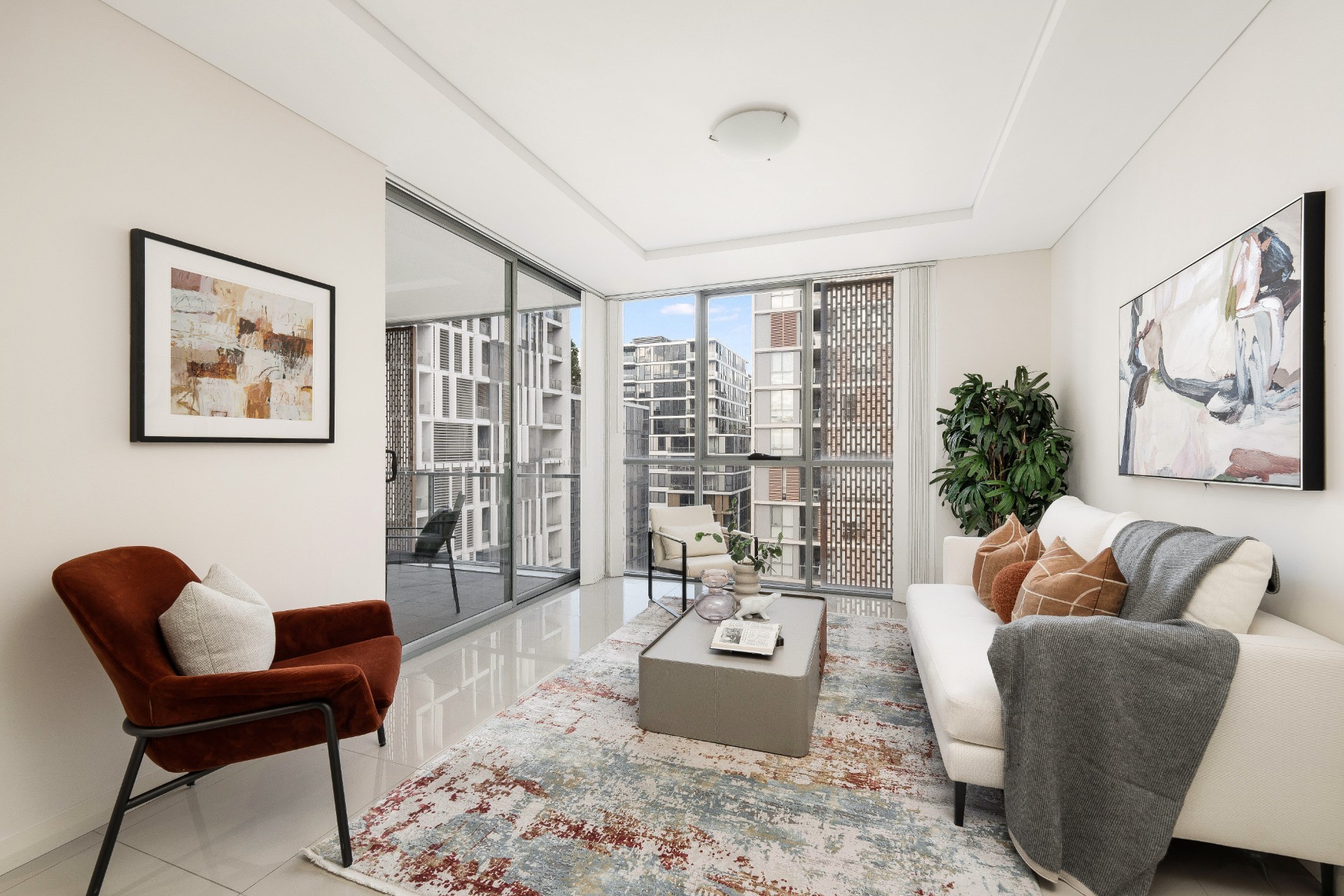 811/39 Kent Road, Mascot, NSW 2020 - Image 2