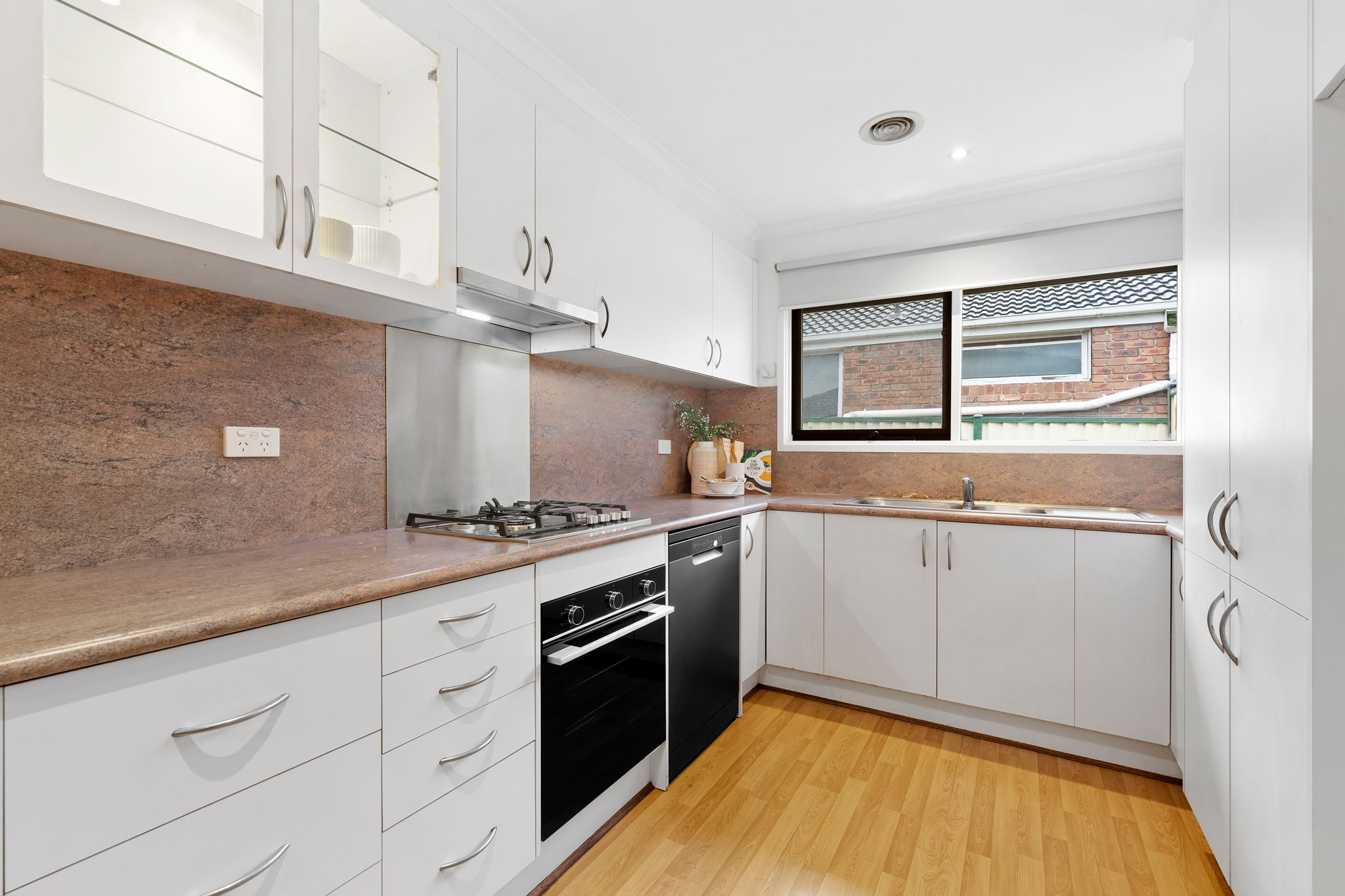 27 Cuthbert Drive, Mill Park, VIC 3082 - Image 5